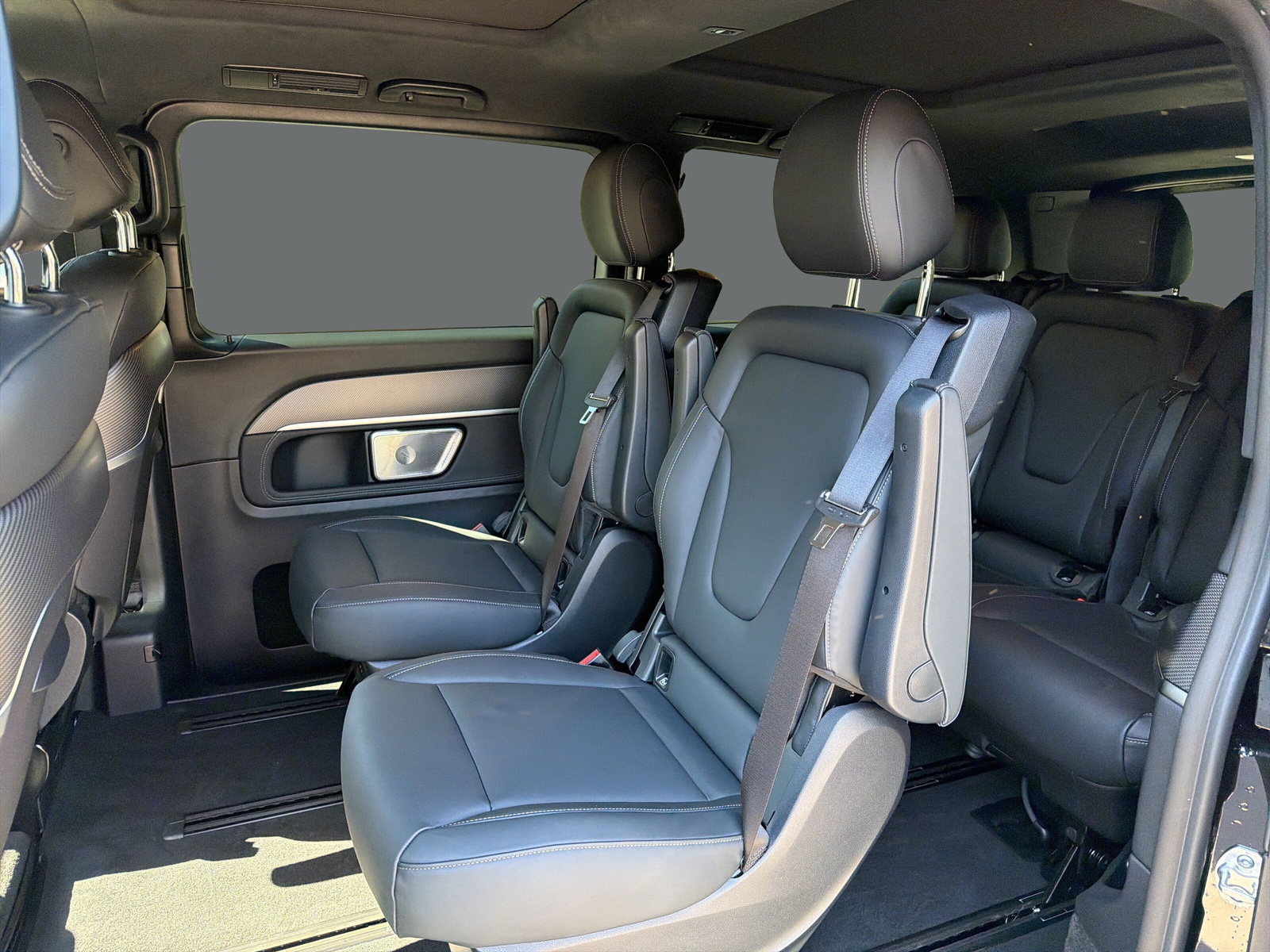 MERCEDES-BENZ V 300 d lang 4Matic Swiss Edition 9G-Tronic-image-13