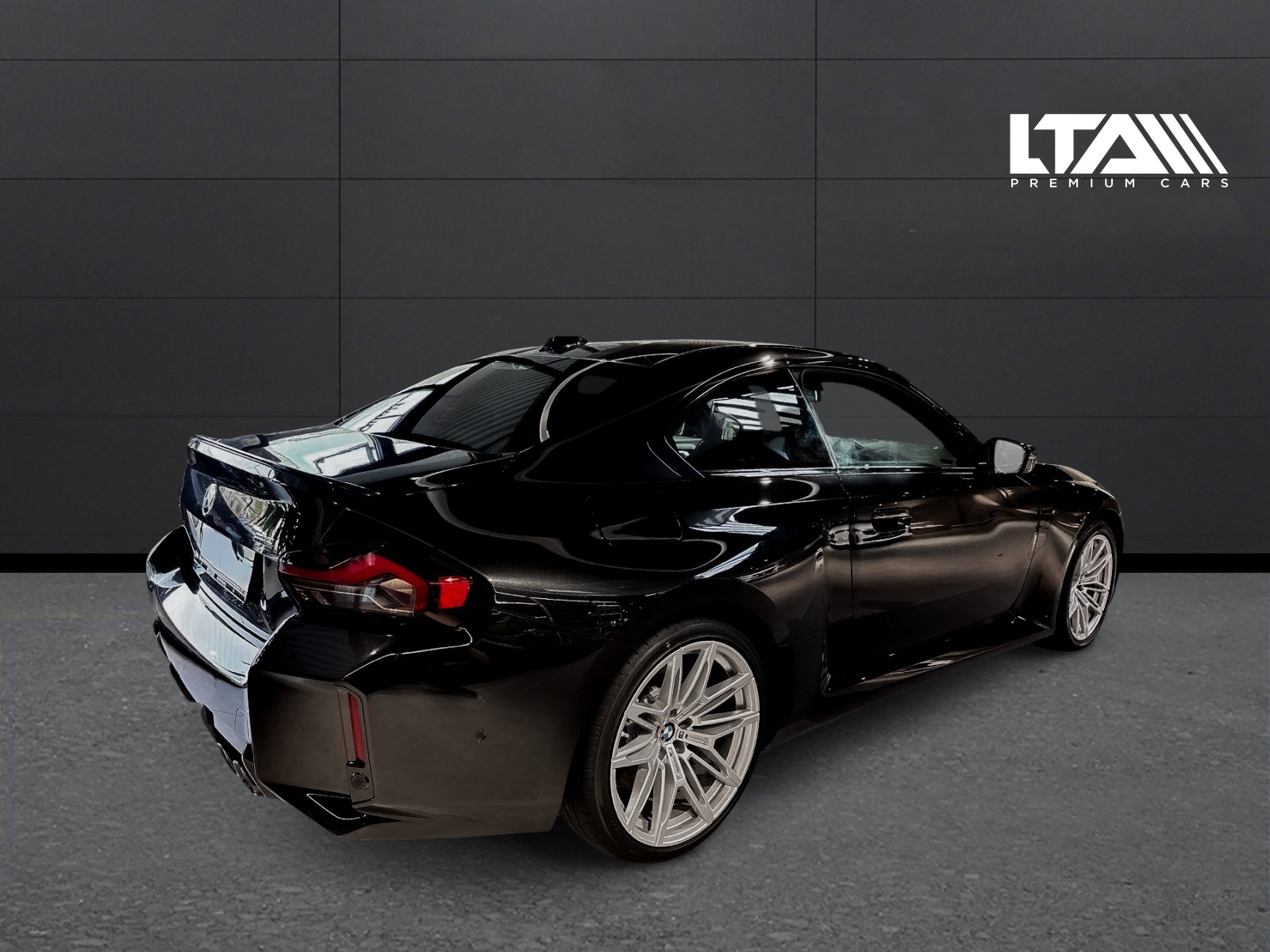 BMW M2 Steptronic-showroom-element-2