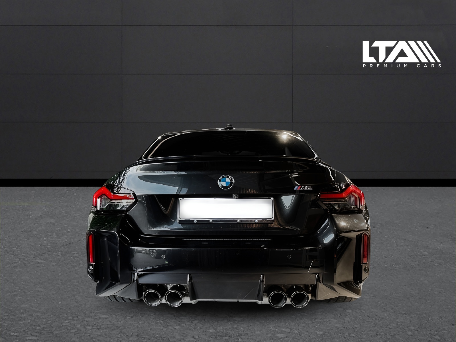BMW M2 Steptronic-showroom-element-3