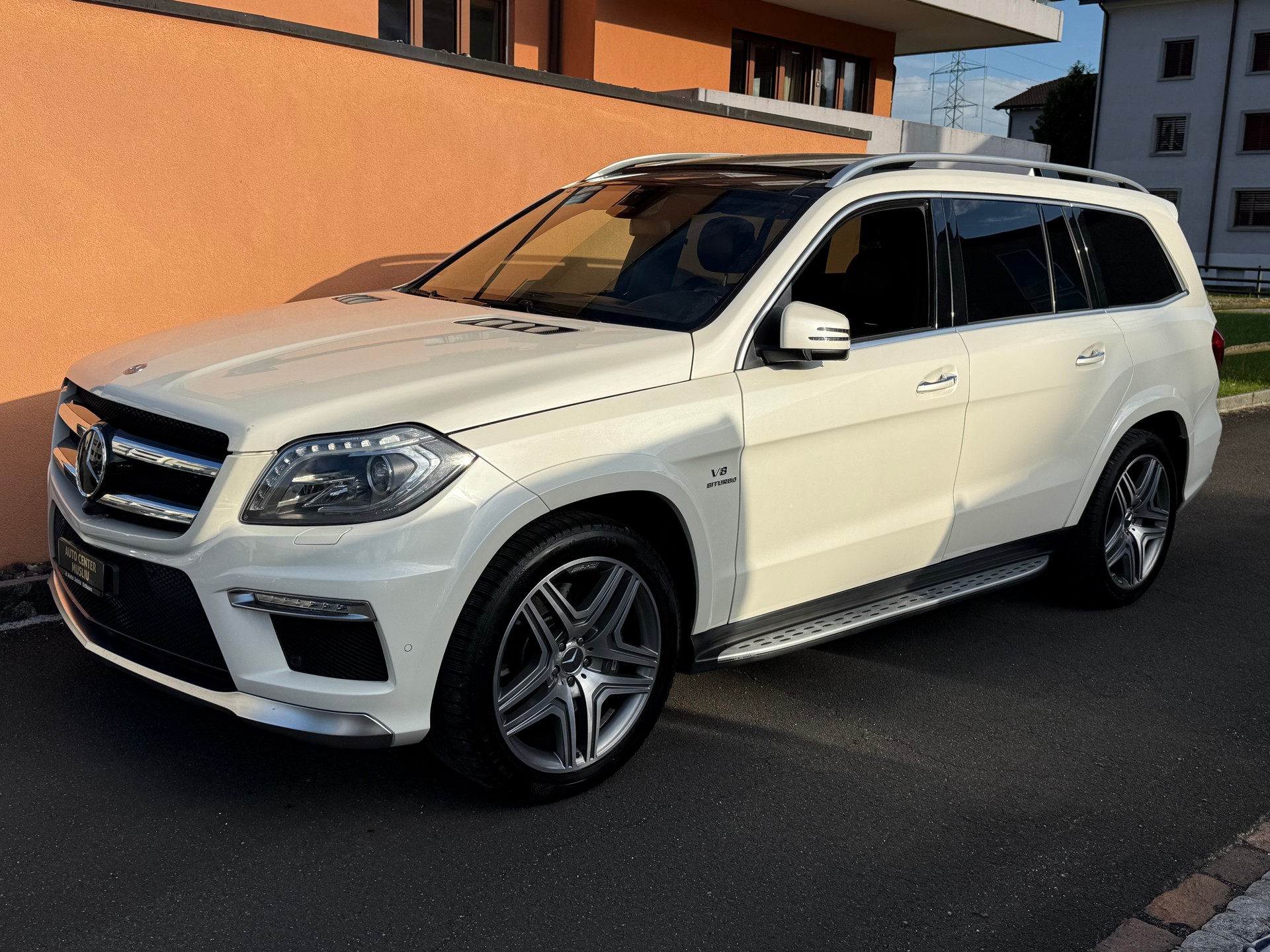 MERCEDES-BENZ GL 63 AMG 4Matic Speedshift Plus 7G-Tronic-image-2