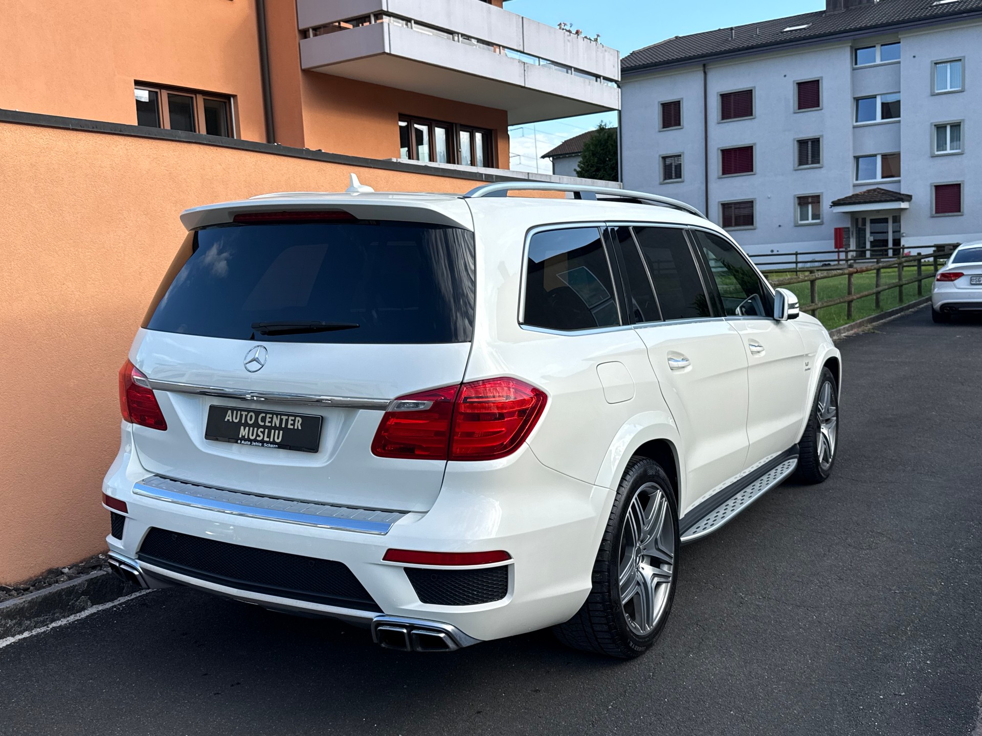 MERCEDES-BENZ GL 63 AMG 4Matic Speedshift Plus 7G-Tronic-image-7