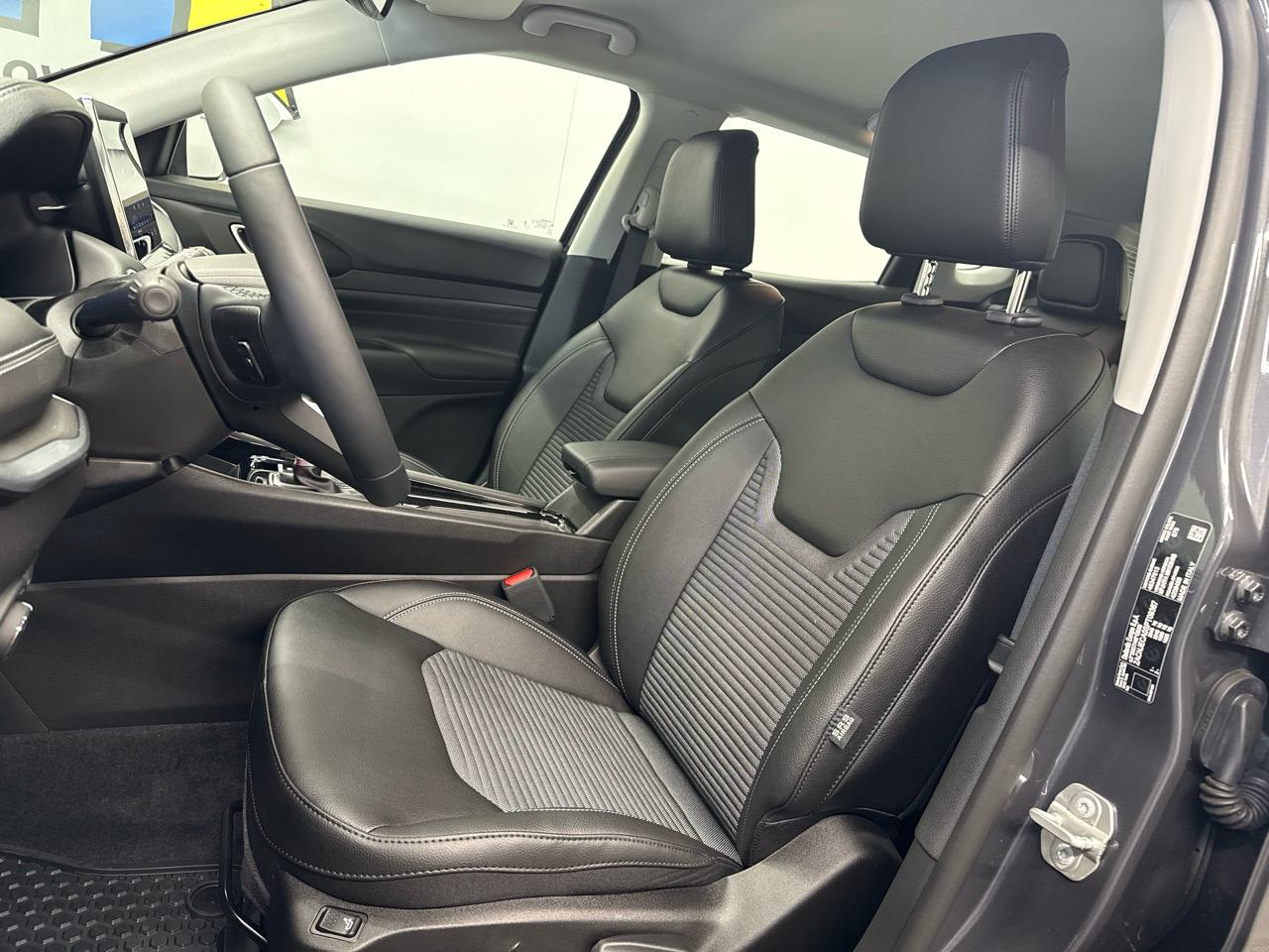 JEEP Compass 4x2 1.5 T MHEV Altitude-showroom-element-3
