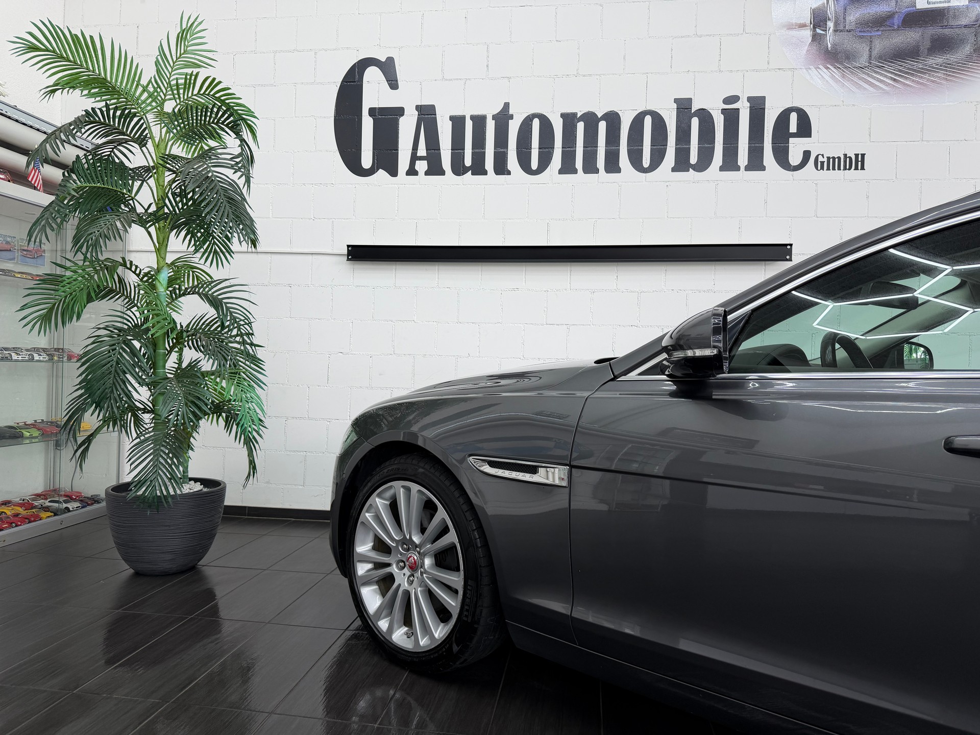 JAGUAR XF Sportbrake 25d R-Sport AWD Automatic⭐️-image-4