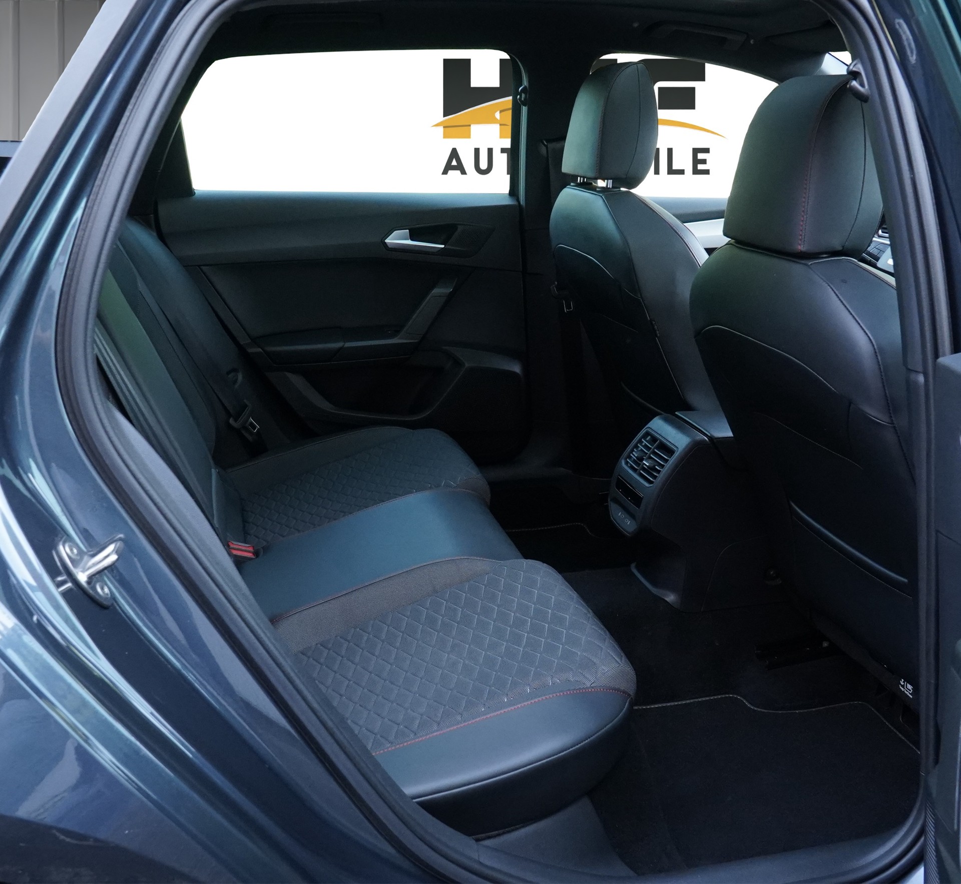 SEAT Leon ST 1.5 eTSI mHEV DSG HOLA FR *CH Fahrzeug & AHK*-image-15