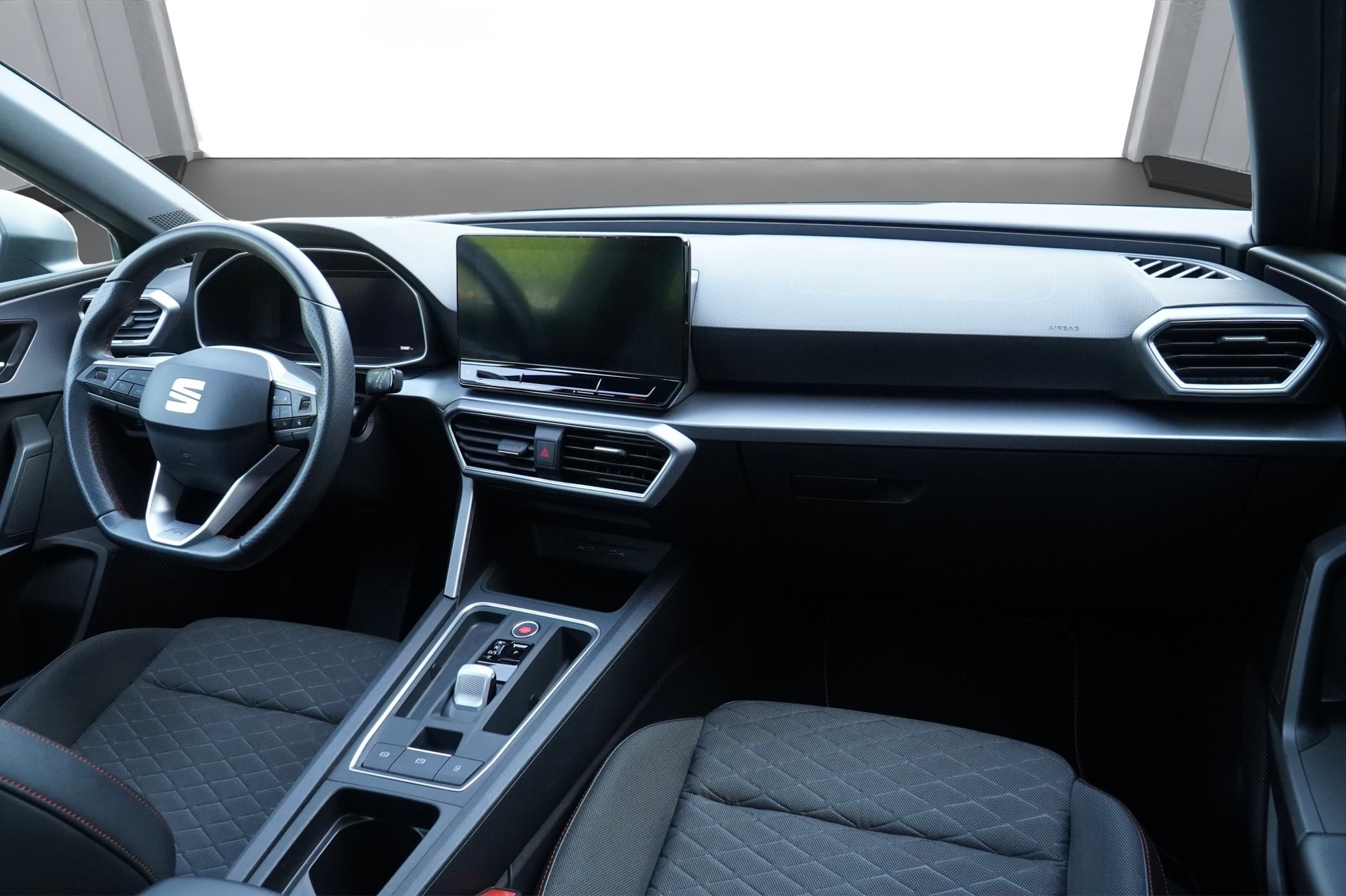 SEAT Leon ST 1.5 eTSI mHEV DSG HOLA FR *CH Fahrzeug & AHK*-image-12