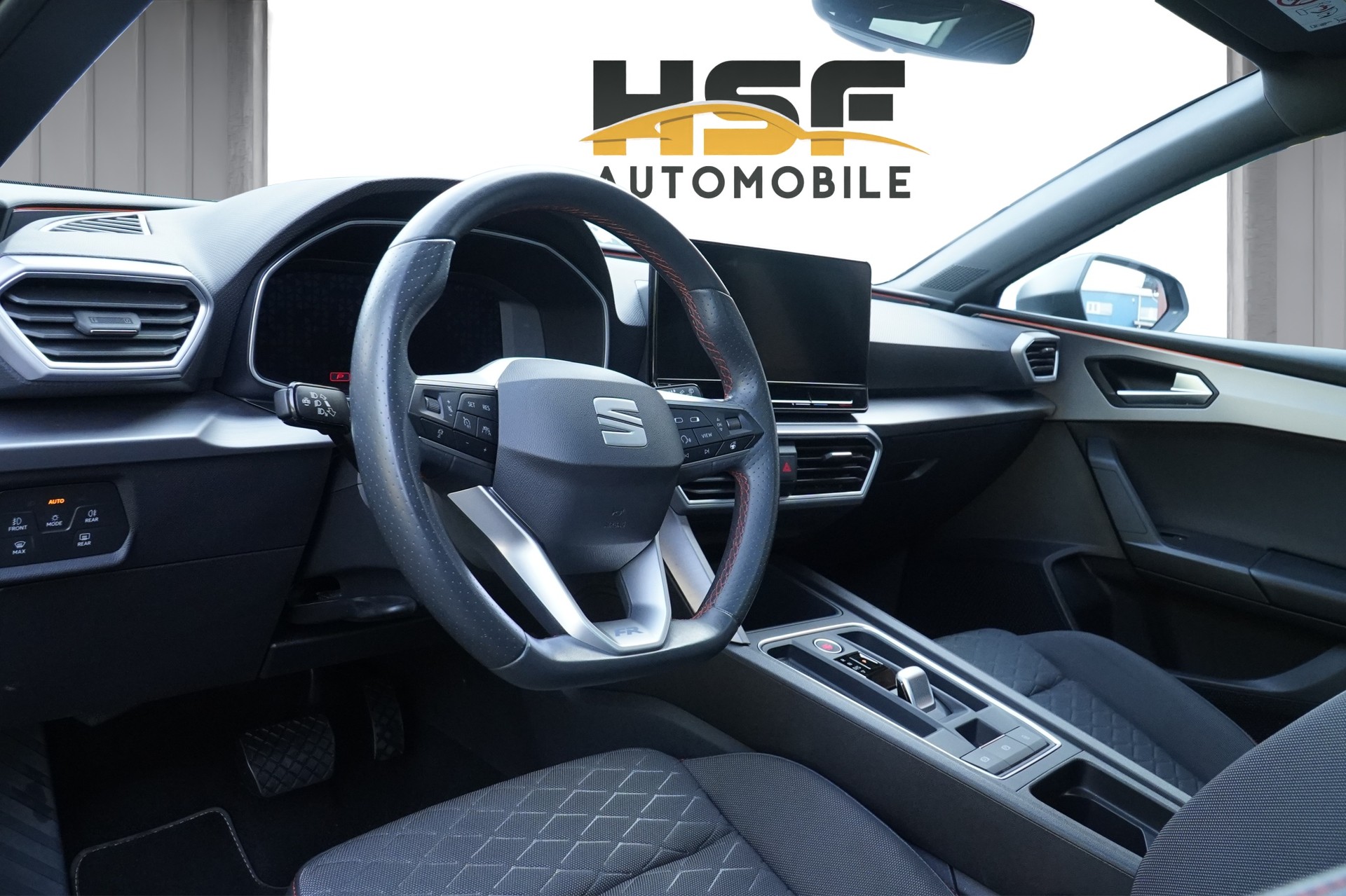 SEAT Leon ST 1.5 eTSI mHEV DSG HOLA FR *CH Fahrzeug & AHK*-image-8