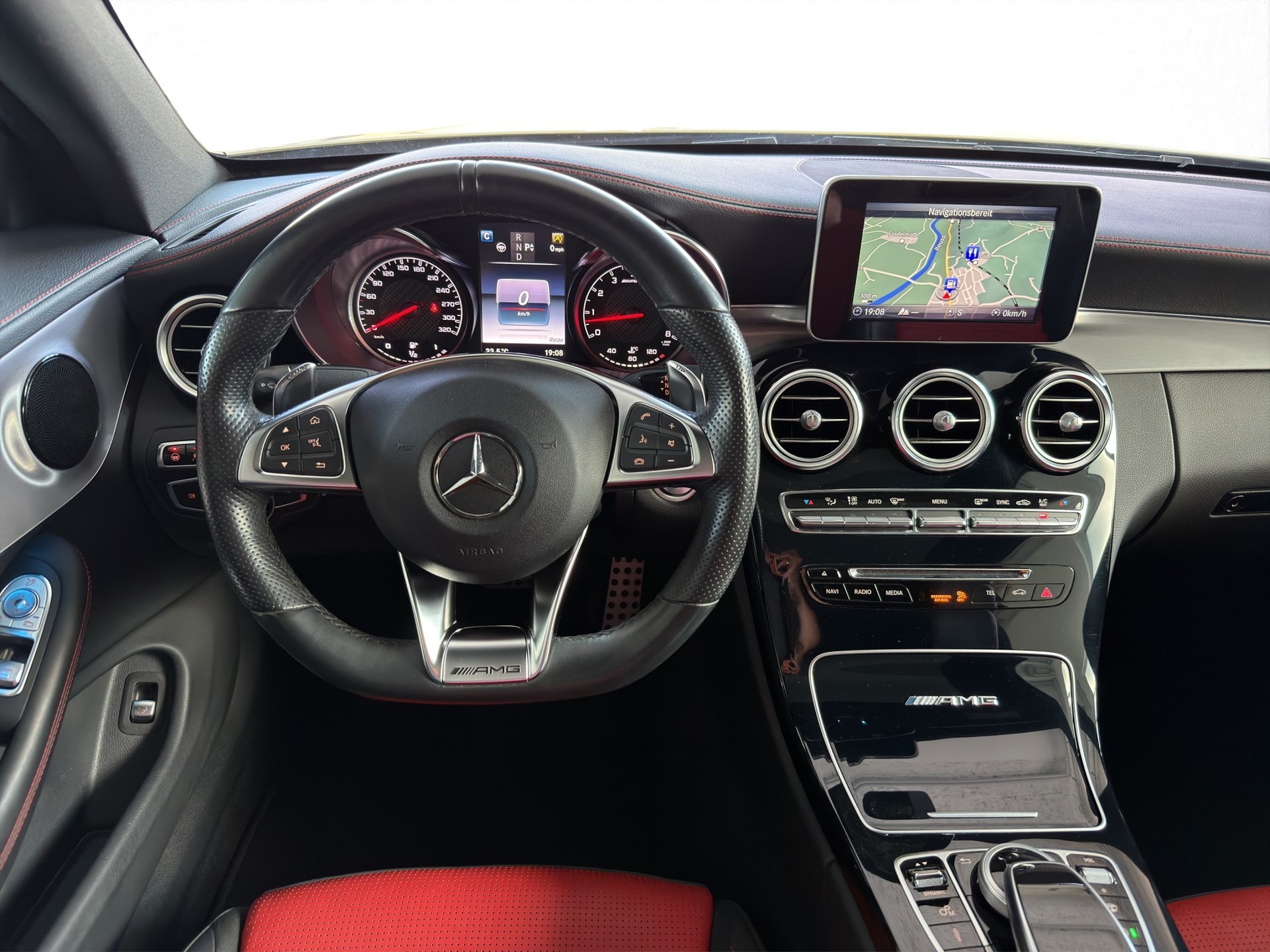 MERCEDES-BENZ C 63 AMG Speedshift-image-9