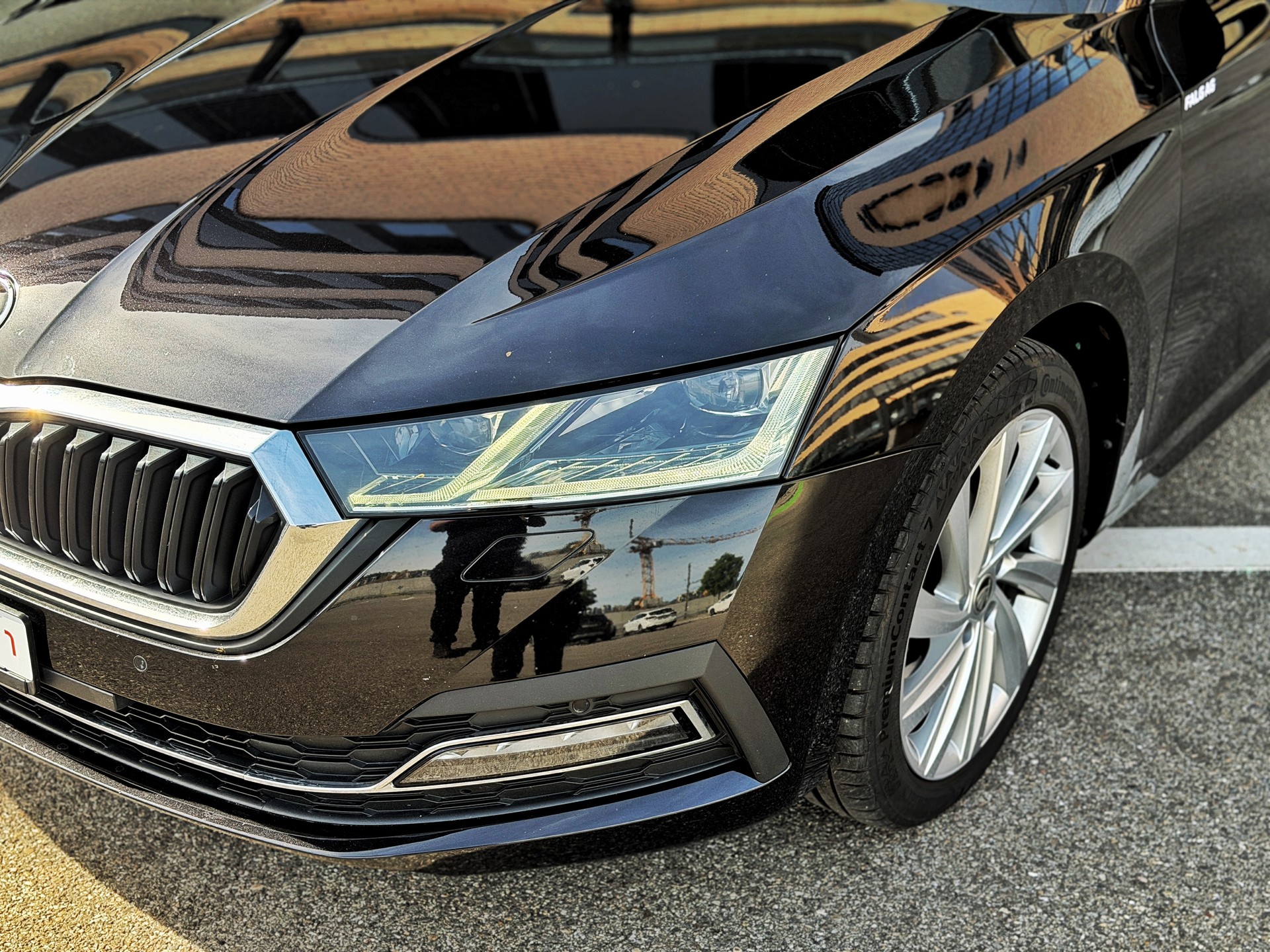 SKODA Octavia Combi 2.0 TDI DSG Style 4x4-image-9