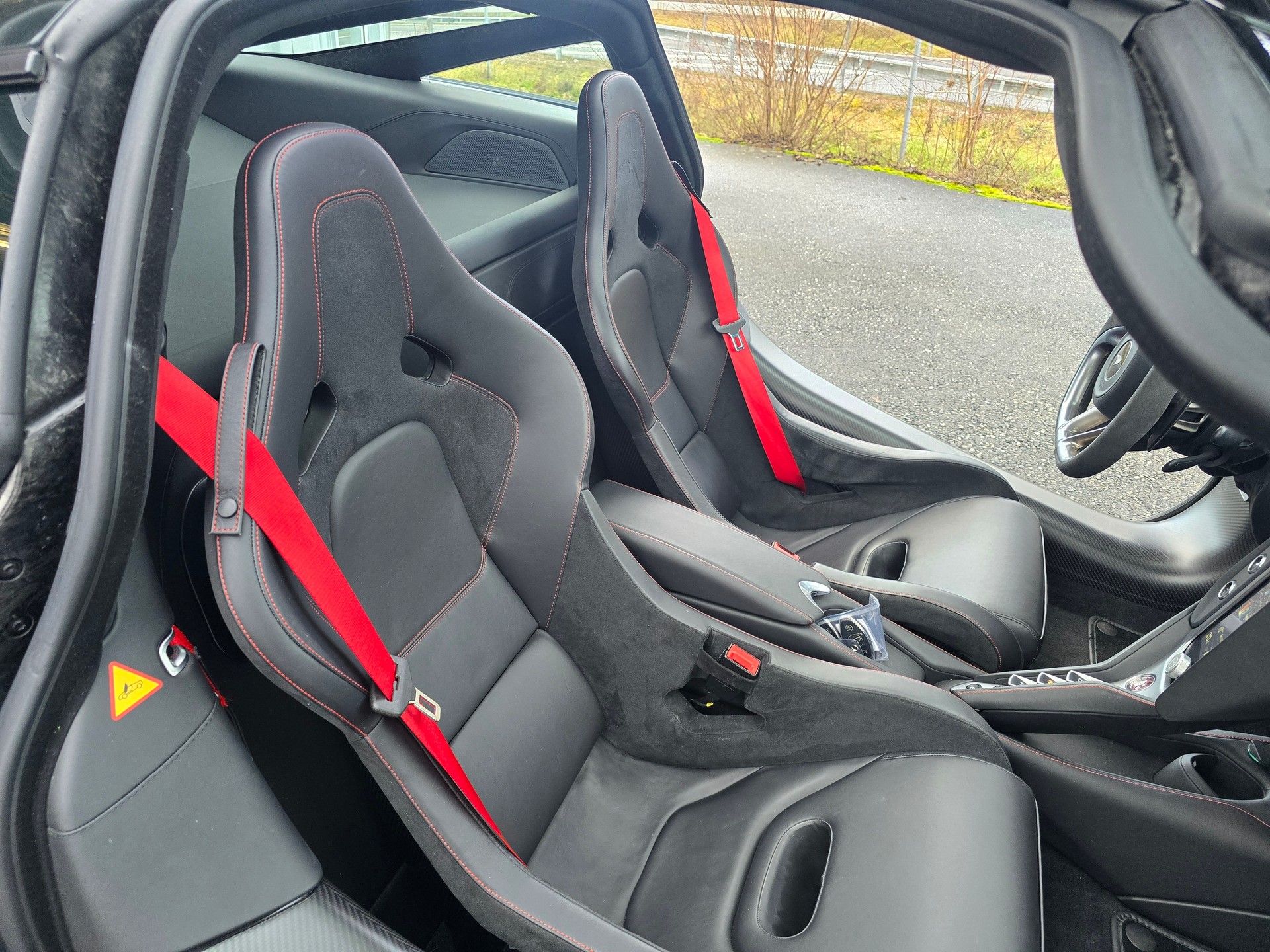 McLAREN 750S-image-14