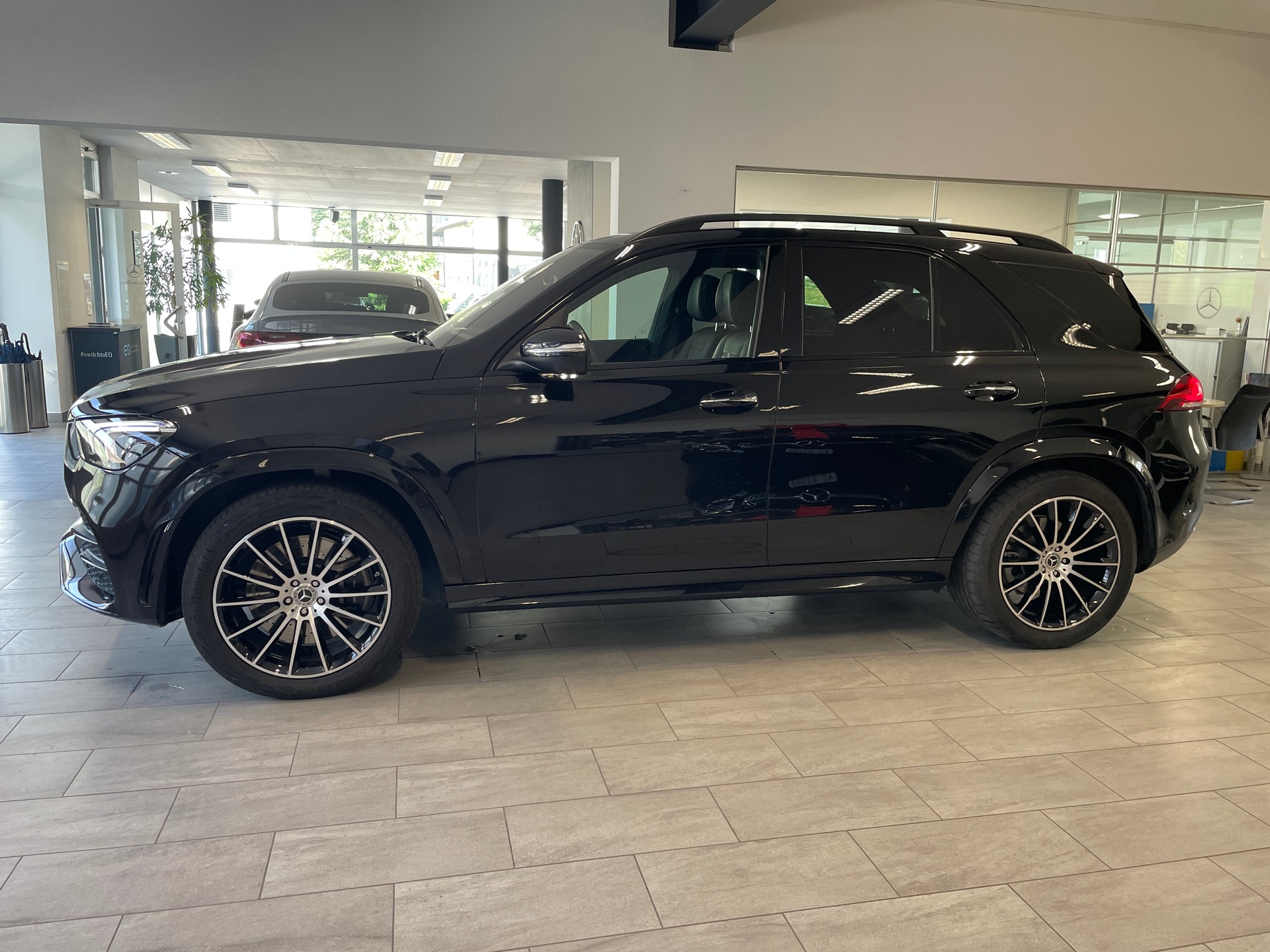 MERCEDES-BENZ GLE 450 4Matic AMG Line 9G-Tronic-showroom-element-2