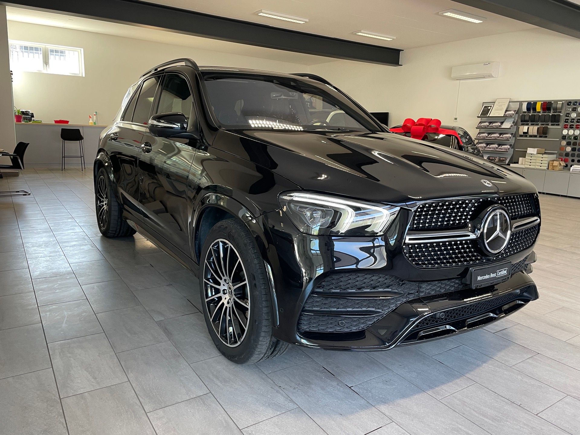 MERCEDES-BENZ GLE 450 4Matic AMG Line 9G-Tronic-showroom-element-1