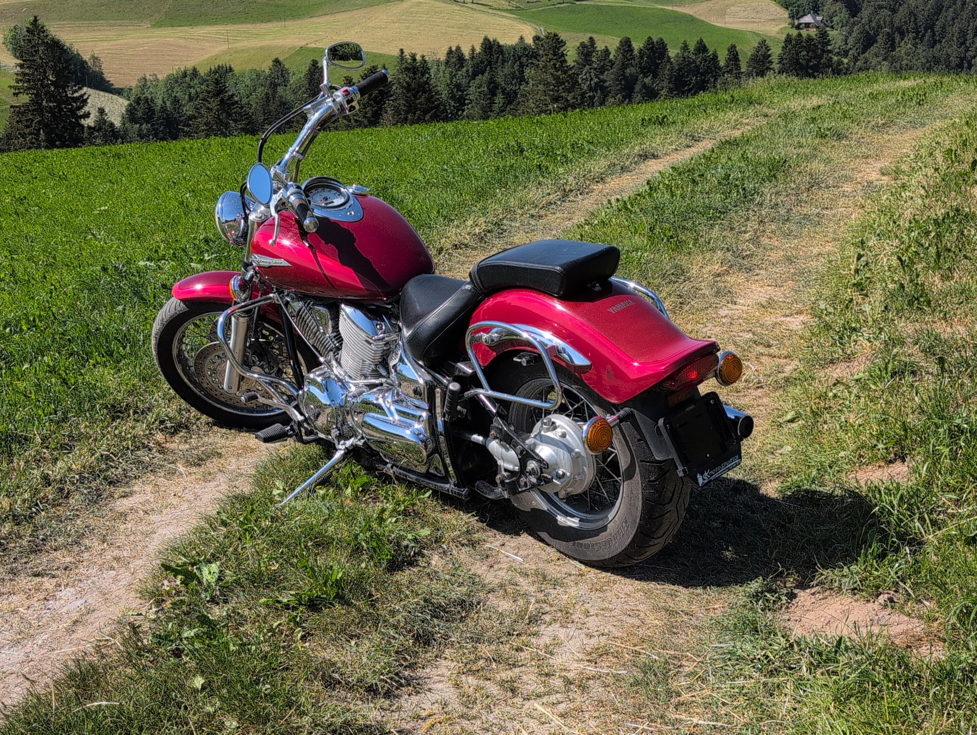 YAMAHA XVS 1100 Drag Star-image-1