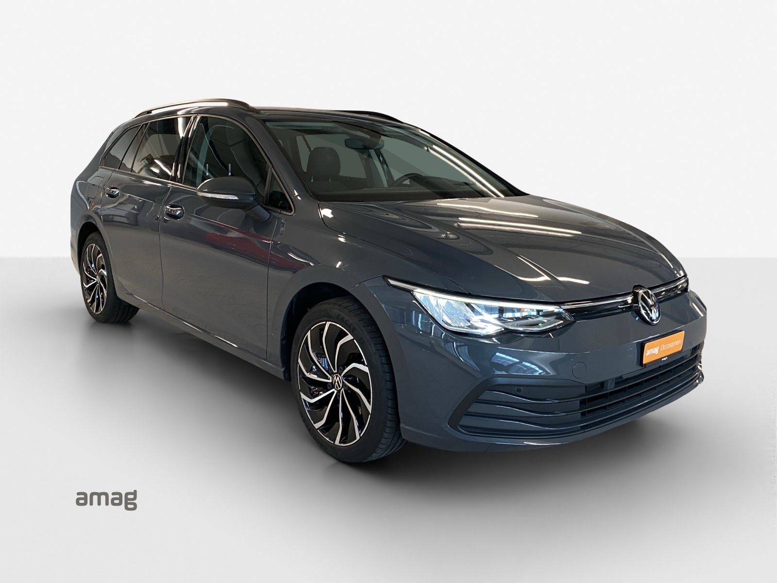 VW Golf Variant 1.5 TSI Life-image-5
