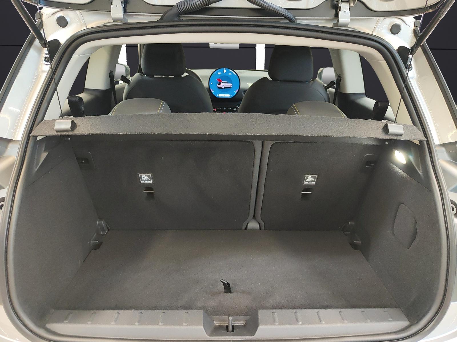 MINI J01 Cooper E Attraktiven Leasingzinssatz ab 0.9 % bei Abschluss einer BMW Fahrzeugversicherung.-image-15