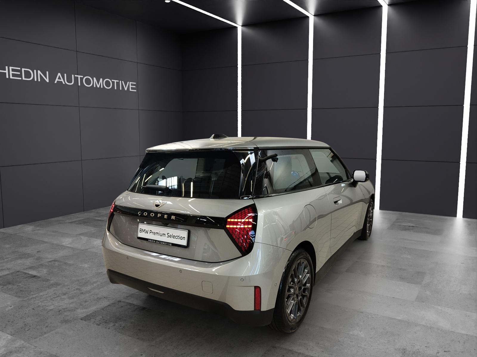 MINI J01 Cooper E Attraktiven Leasingzinssatz ab 0.9 % bei Abschluss einer BMW Fahrzeugversicherung.-image-5