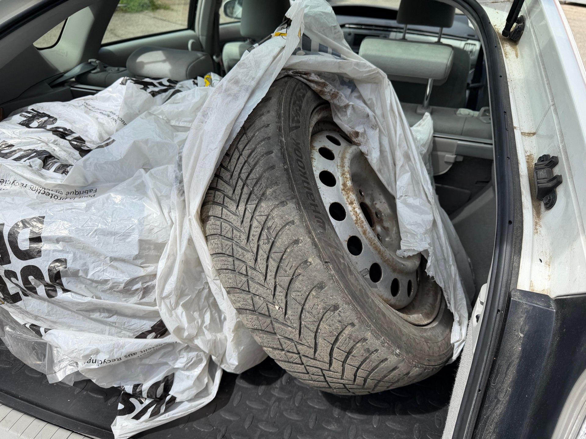 TOYOTA Prius 1.8 16V HSD Sol-image-9