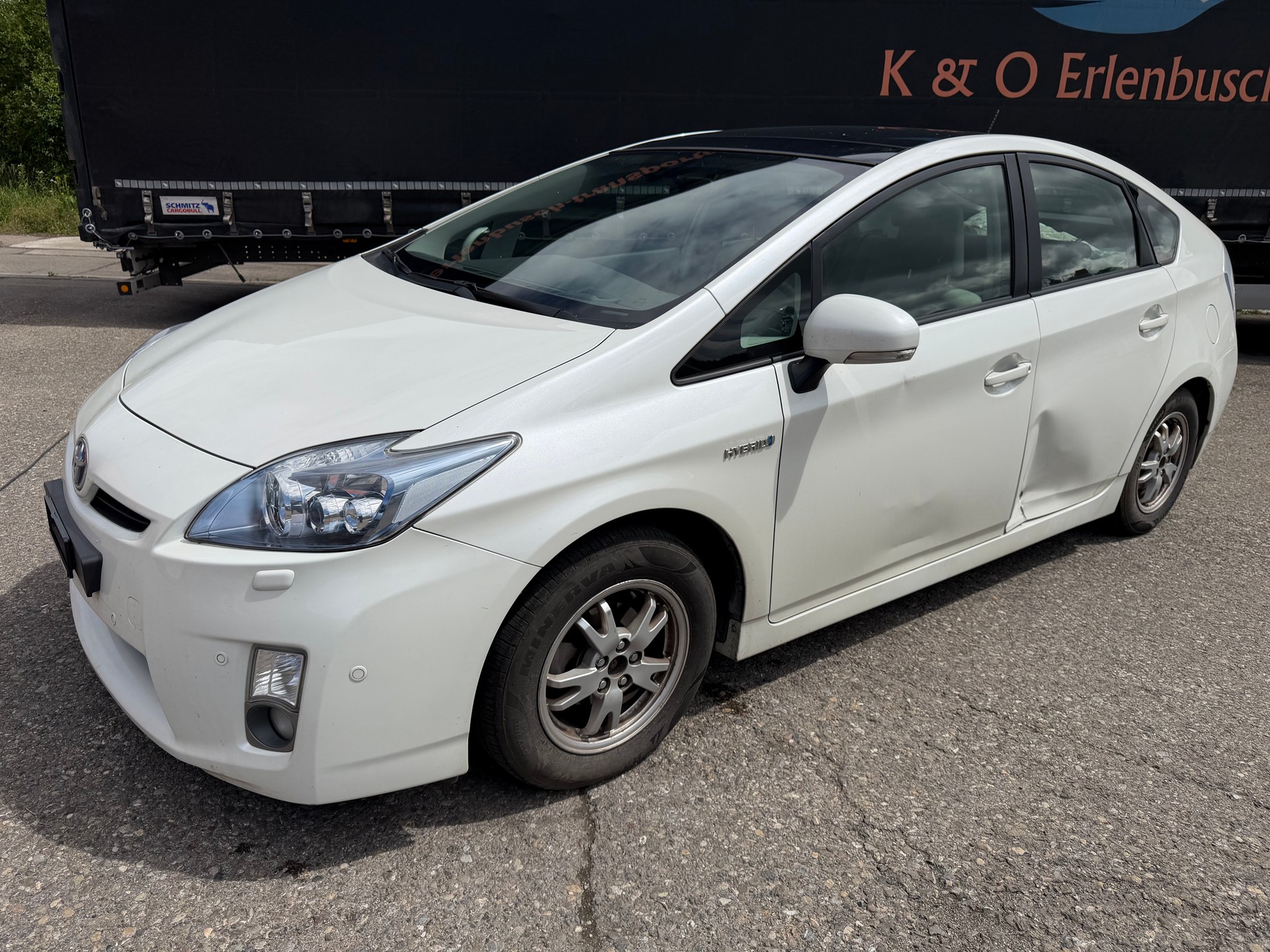TOYOTA Prius 1.8 16V HSD Sol