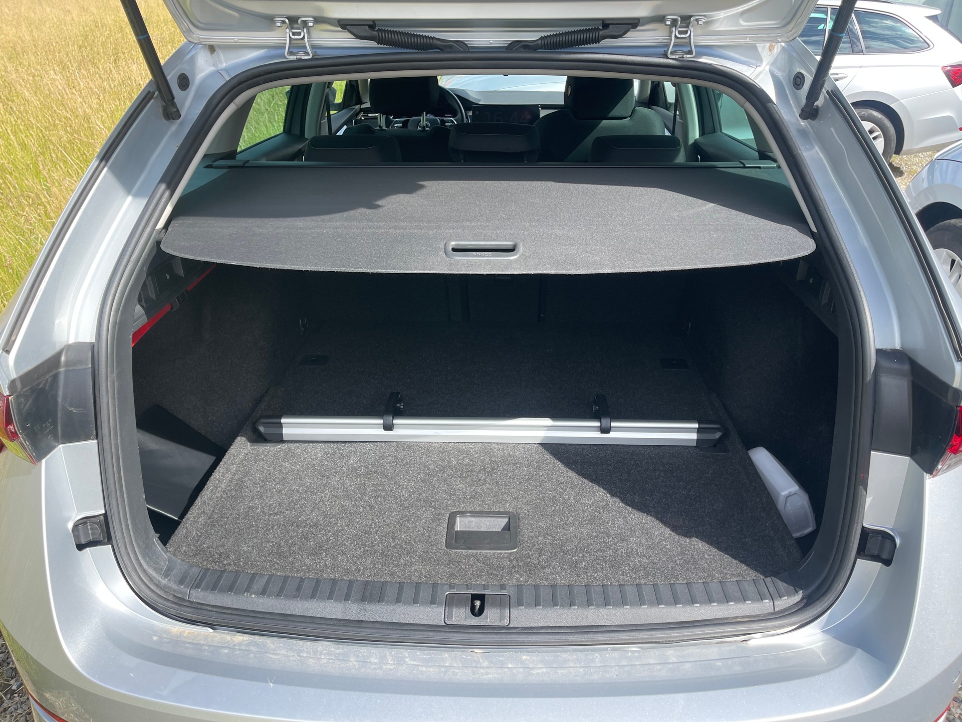 SKODA Octavia Combi 2.0 TDI DSG Ambition 4x4 !!! Topausstattung !!!-image-10