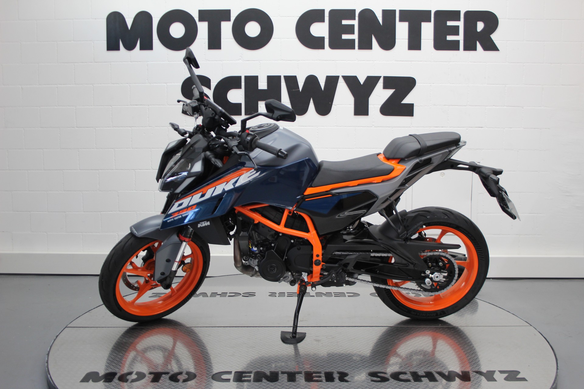 KTM 390 Duke-image-4