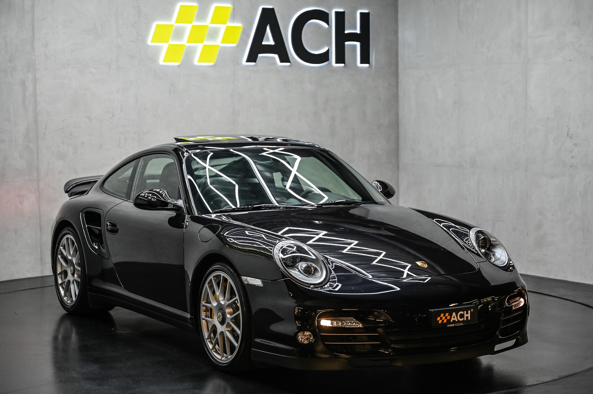 PORSCHE 911 Turbo S PDK