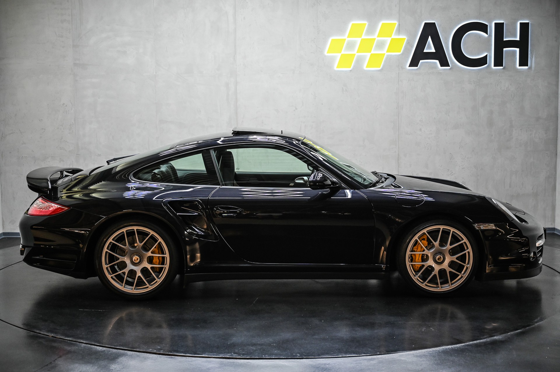 PORSCHE 911 Turbo S PDK-image-10