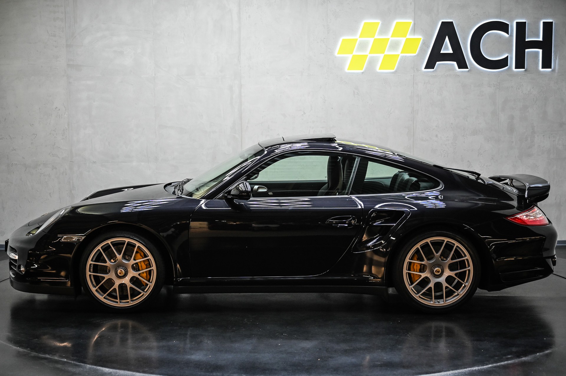 PORSCHE 911 Turbo S PDK-image-4