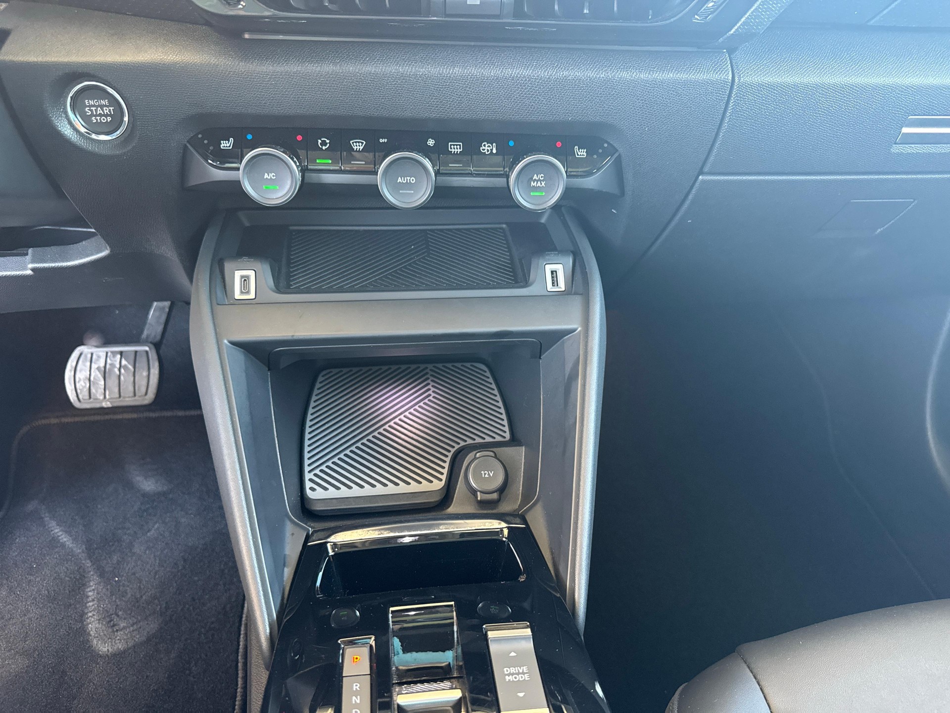 CITROEN C4 1.2 PureTech Shine-image-16