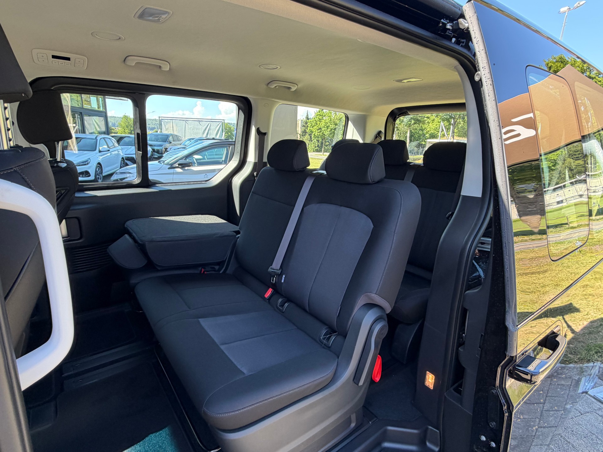 HYUNDAI Staria Wagon 1.6 T-GDi HEV Amplia A-image-6