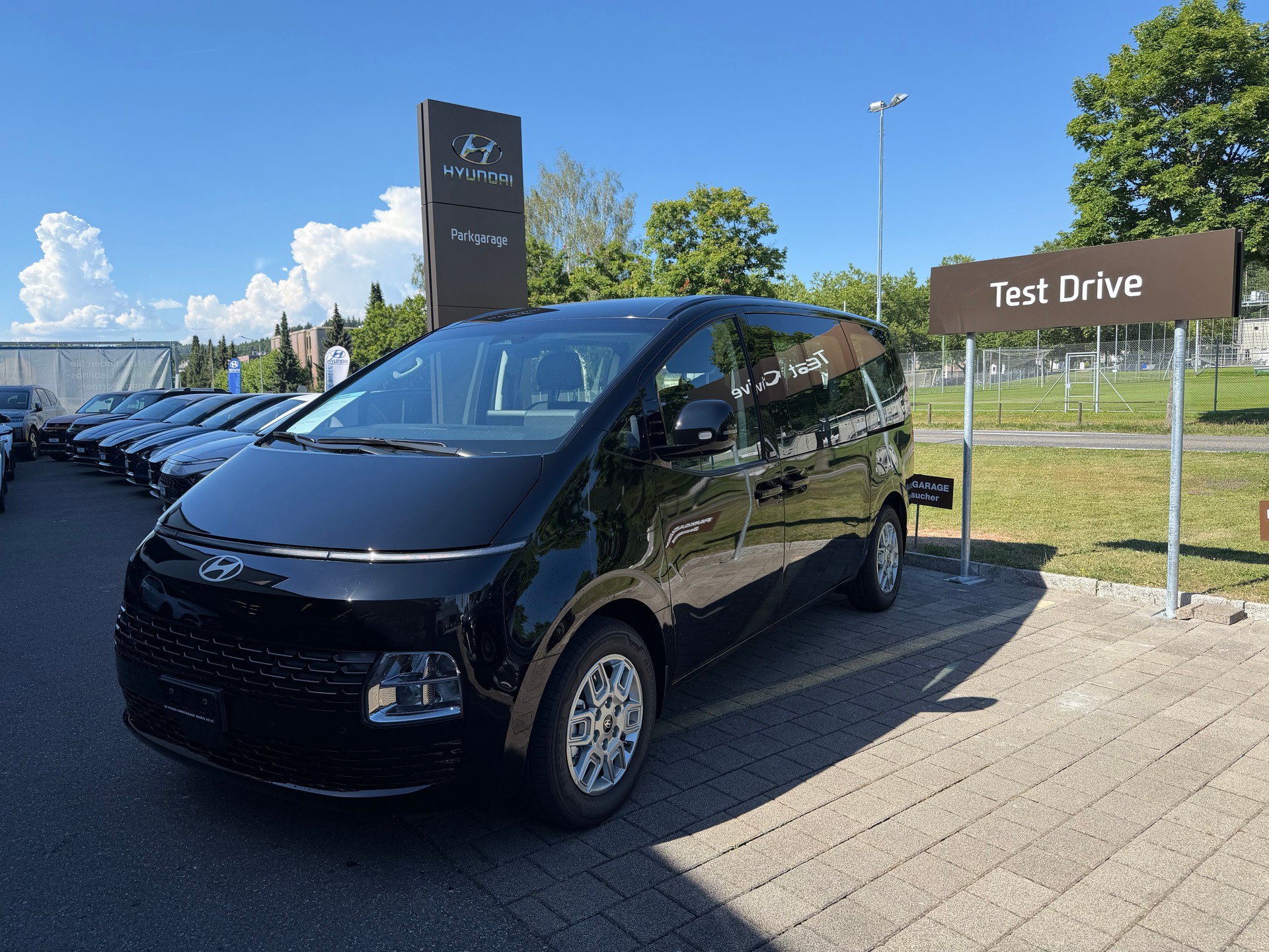 HYUNDAI Staria Wagon 1.6 T-GDi HEV Amplia A