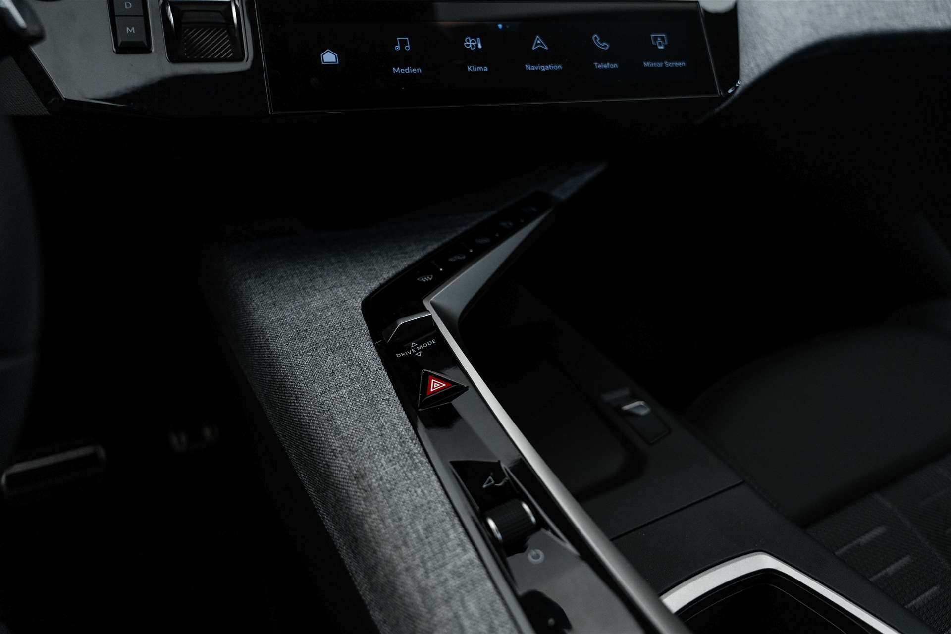 PEUGEOT 5008 145 Hybrid GT 7-Plätzer e-DCS-Automat-image-23