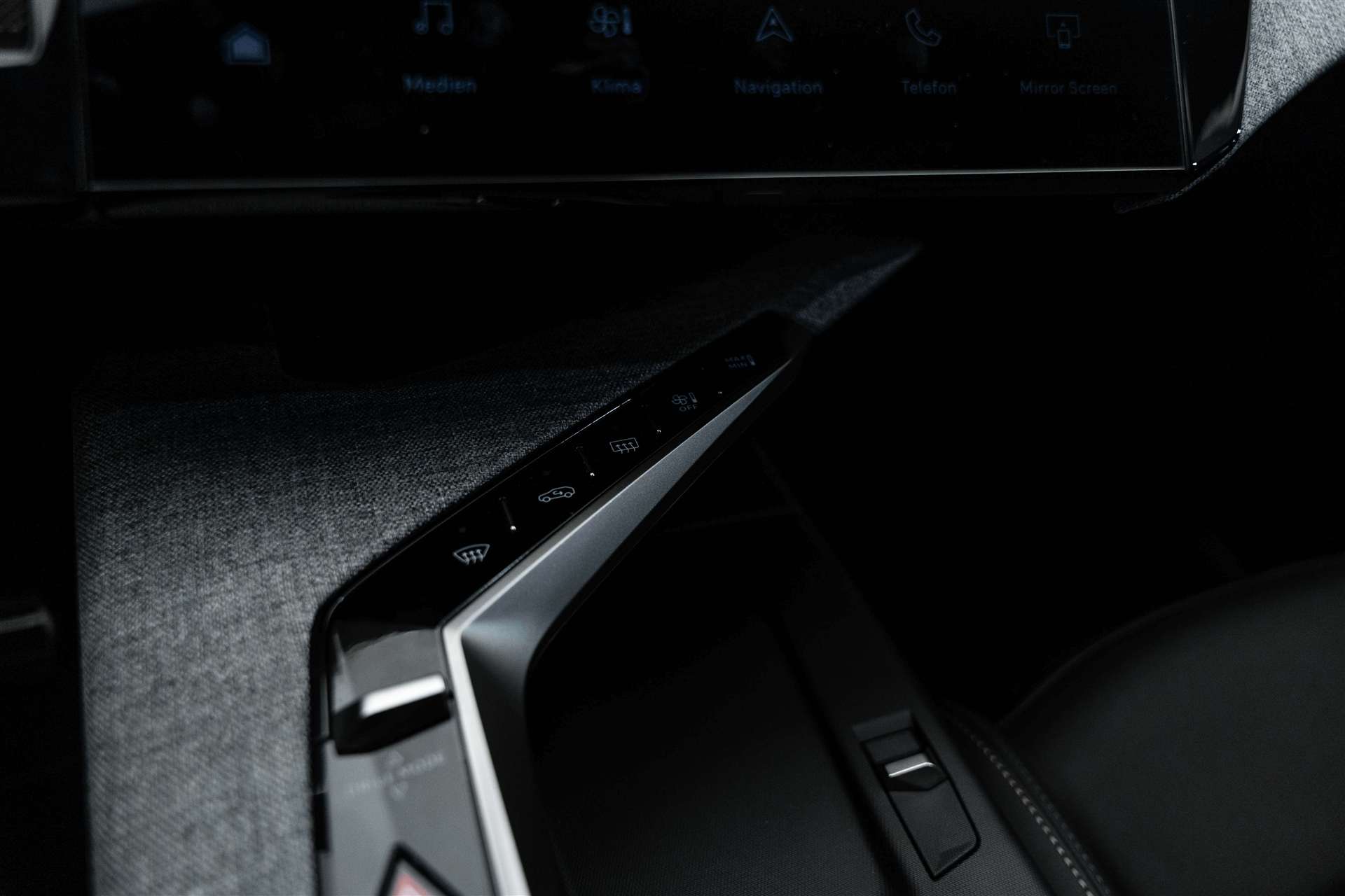 PEUGEOT 5008 145 Hybrid GT 7-Plätzer e-DCS-Automat-image-25