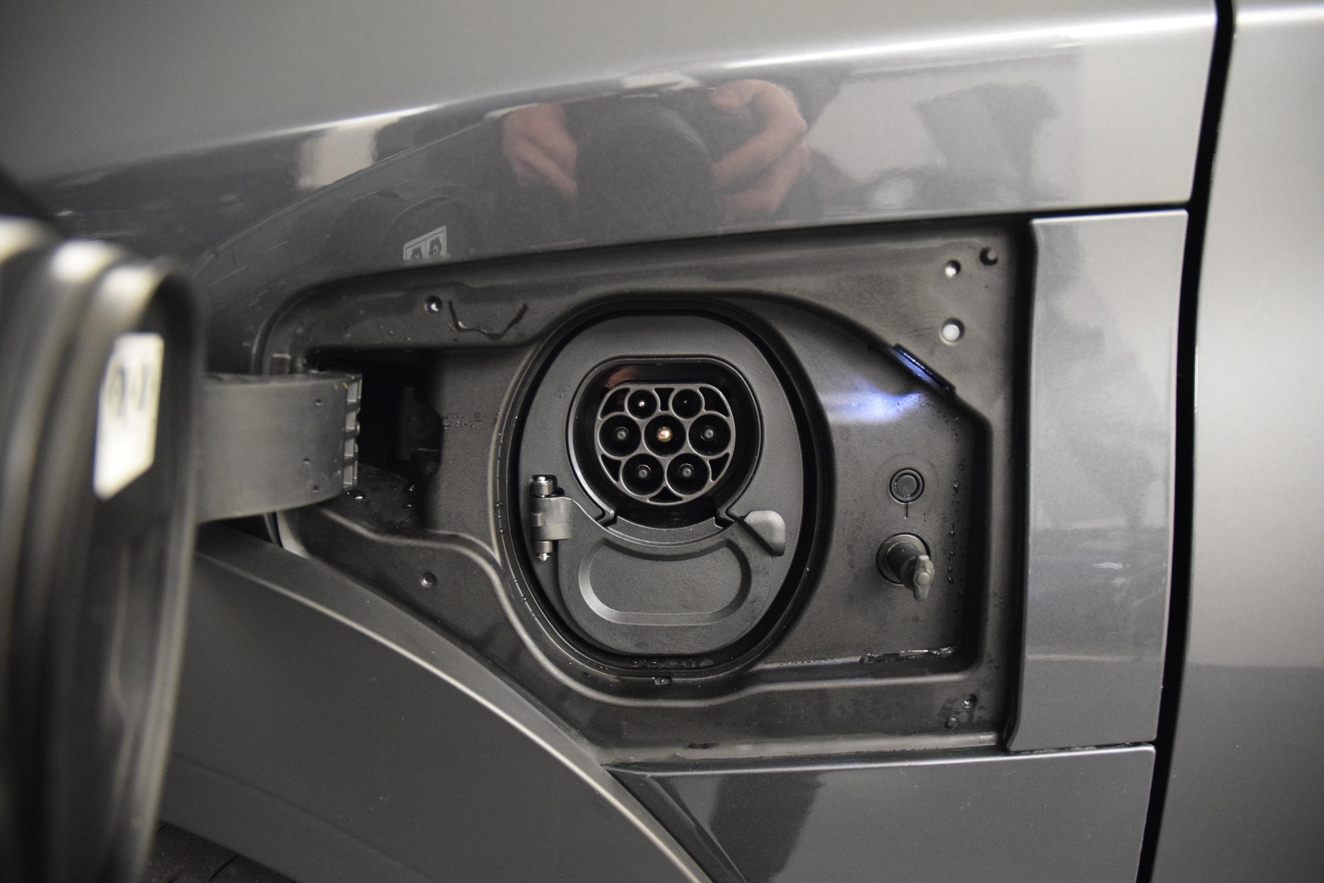 LEXUS RZ 450e Comfort-image-30