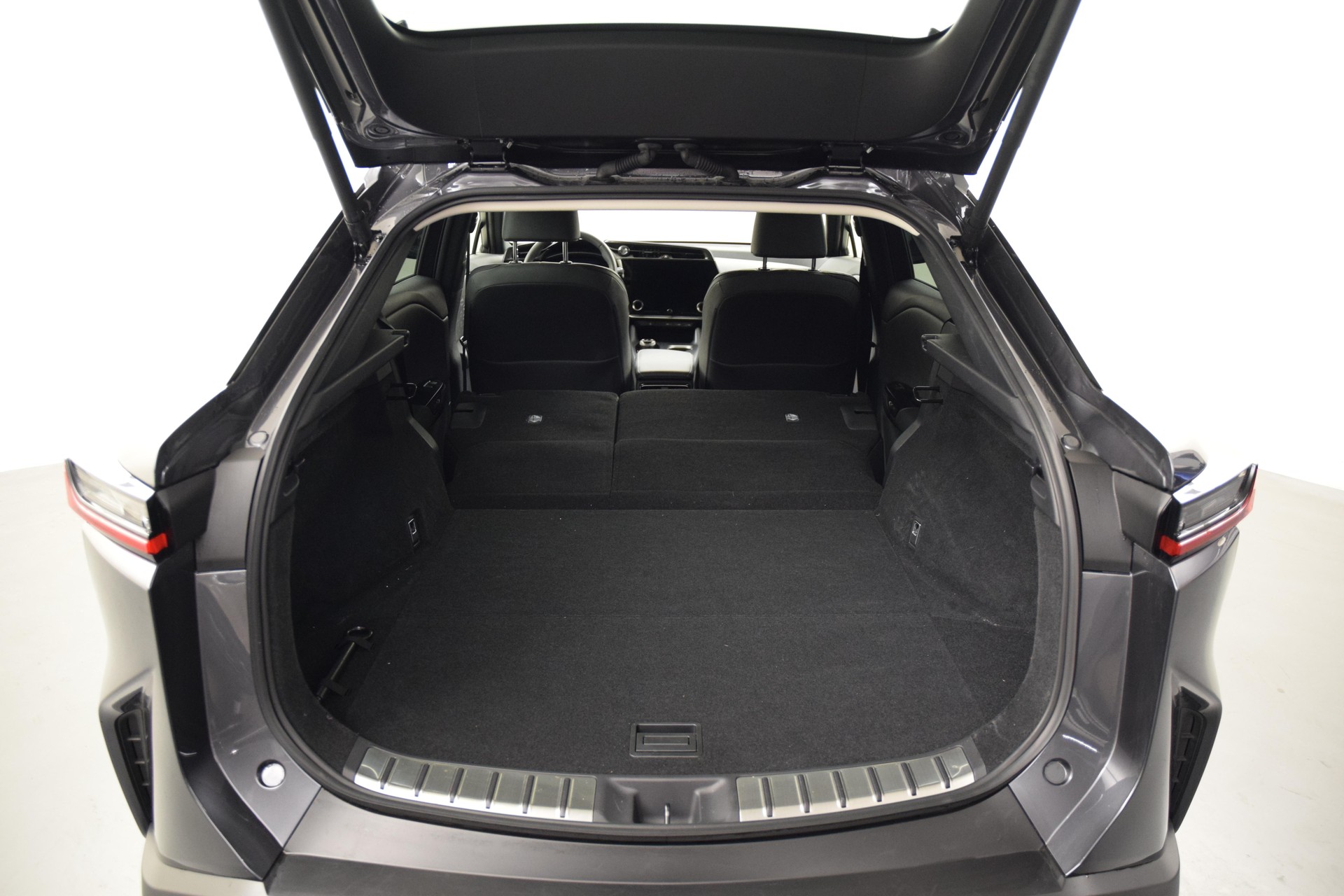 LEXUS RZ 450e Comfort-image-29