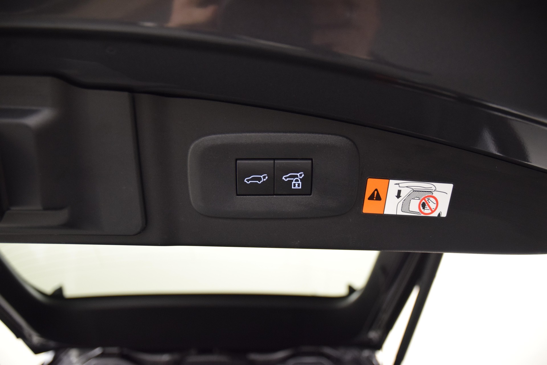 LEXUS RZ 450e Comfort-image-27