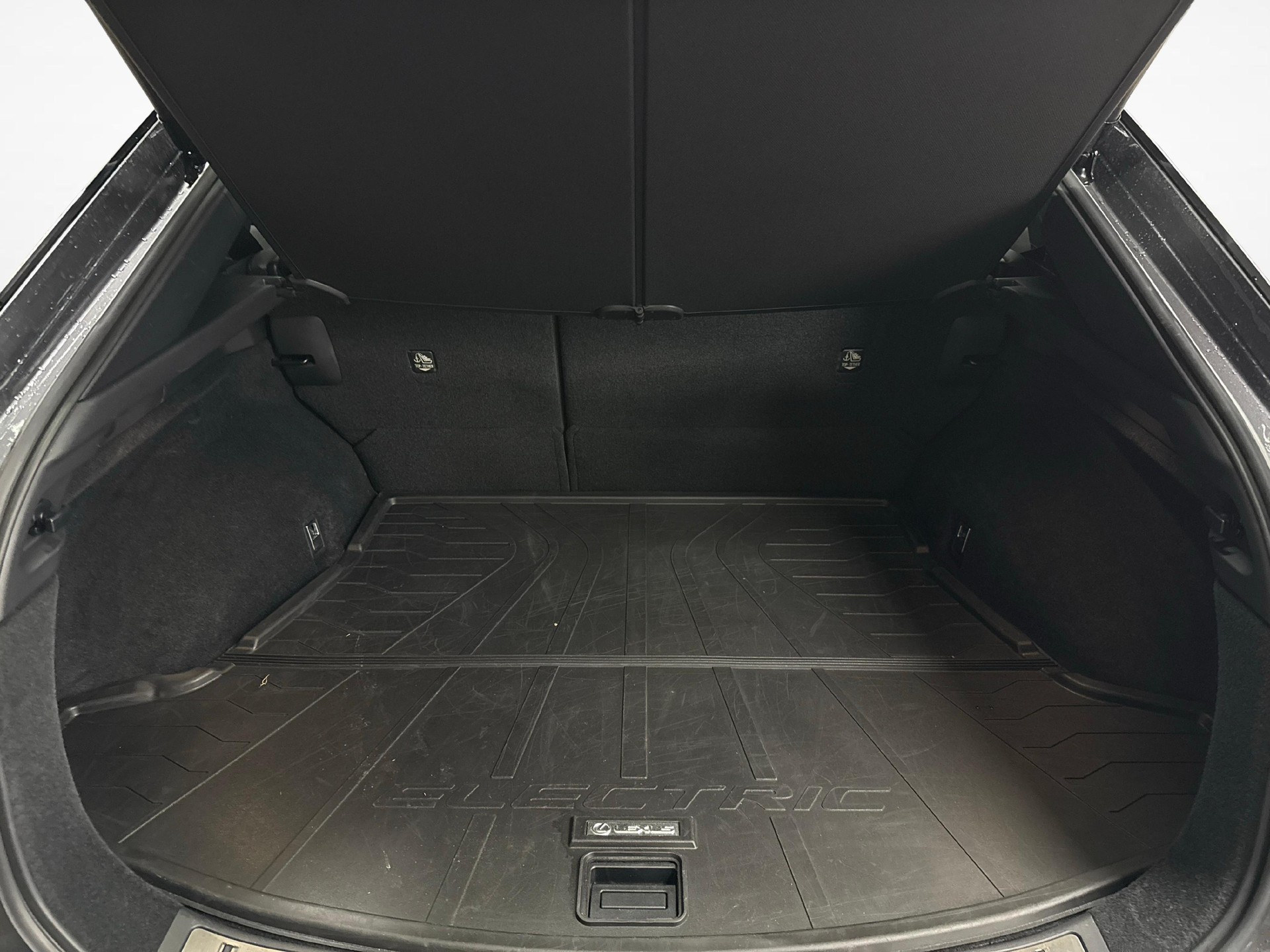 LEXUS RZ 450e Comfort-image-11