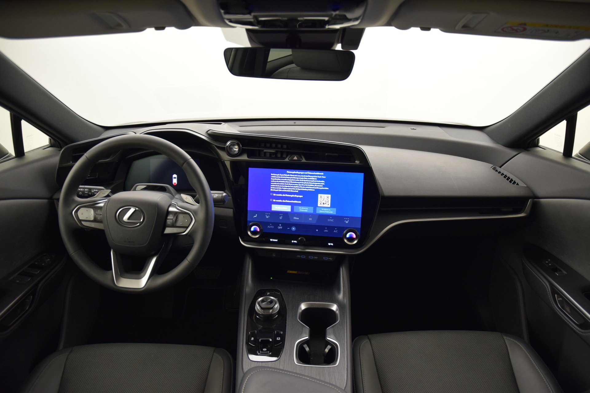 LEXUS RZ 450e Comfort-image-21