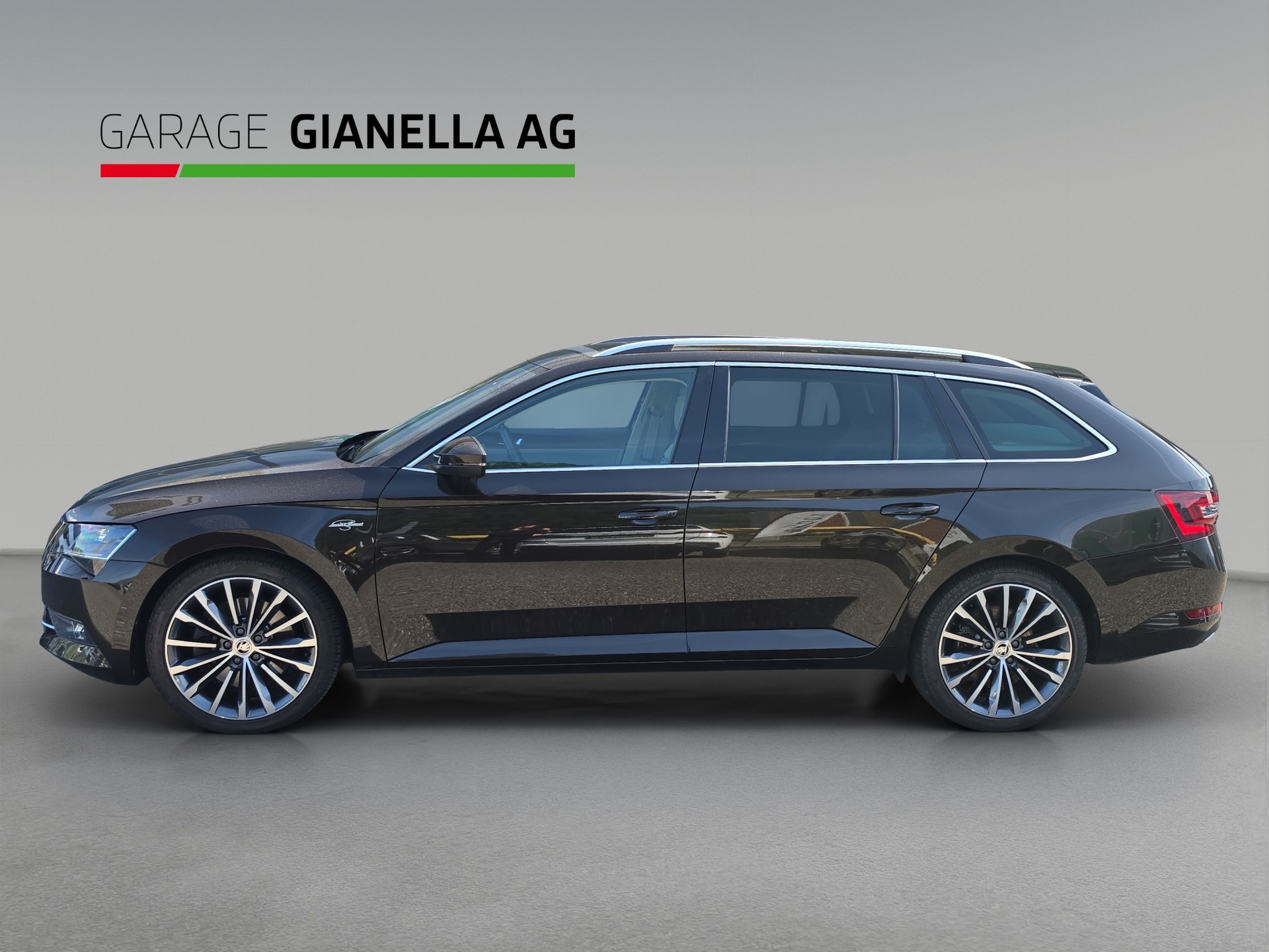 SKODA Superb Combi 2.0 TSI L&K DSG 4x4-showroom-element-1
