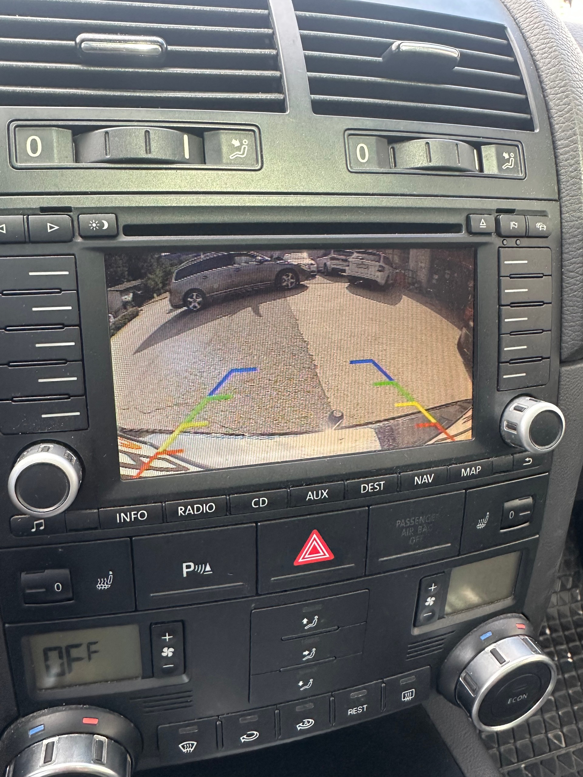 VW Touareg 3.0 TDI-image-11