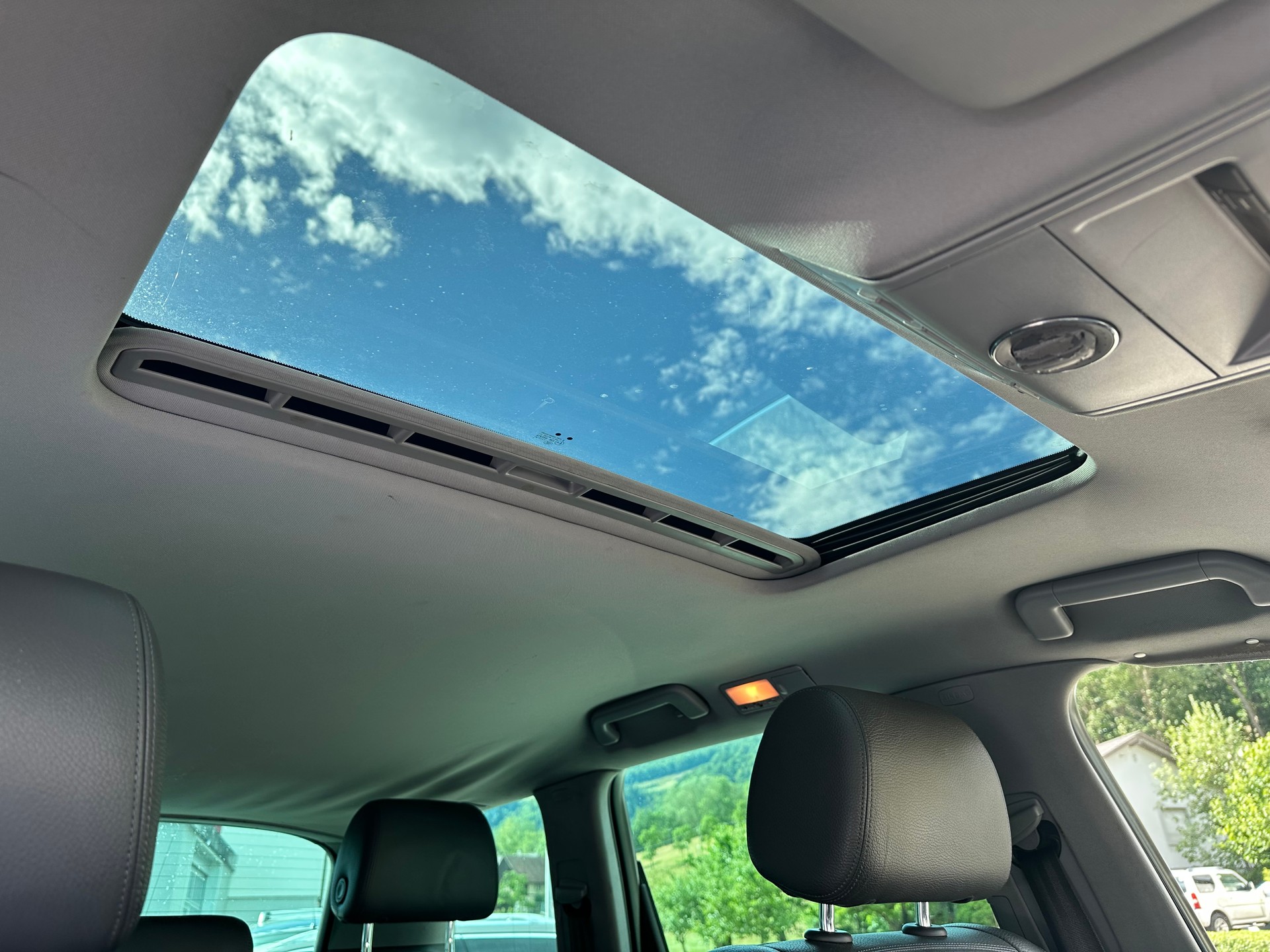 VW Touareg 3.0 TDI-image-8