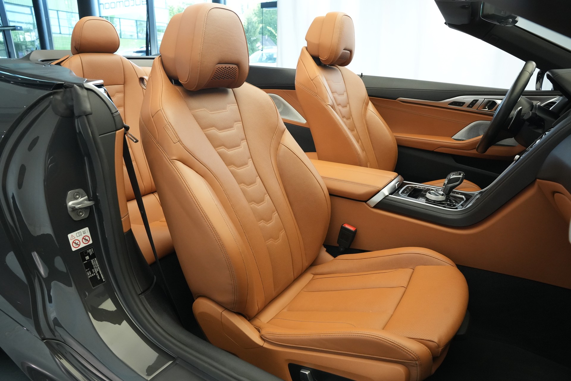 BMW M850i xDrive Steptronic Cabriolet *CH-Fahrzeug* *Dravitgrau* *B&W* *Carbon Exterieur*-image-22