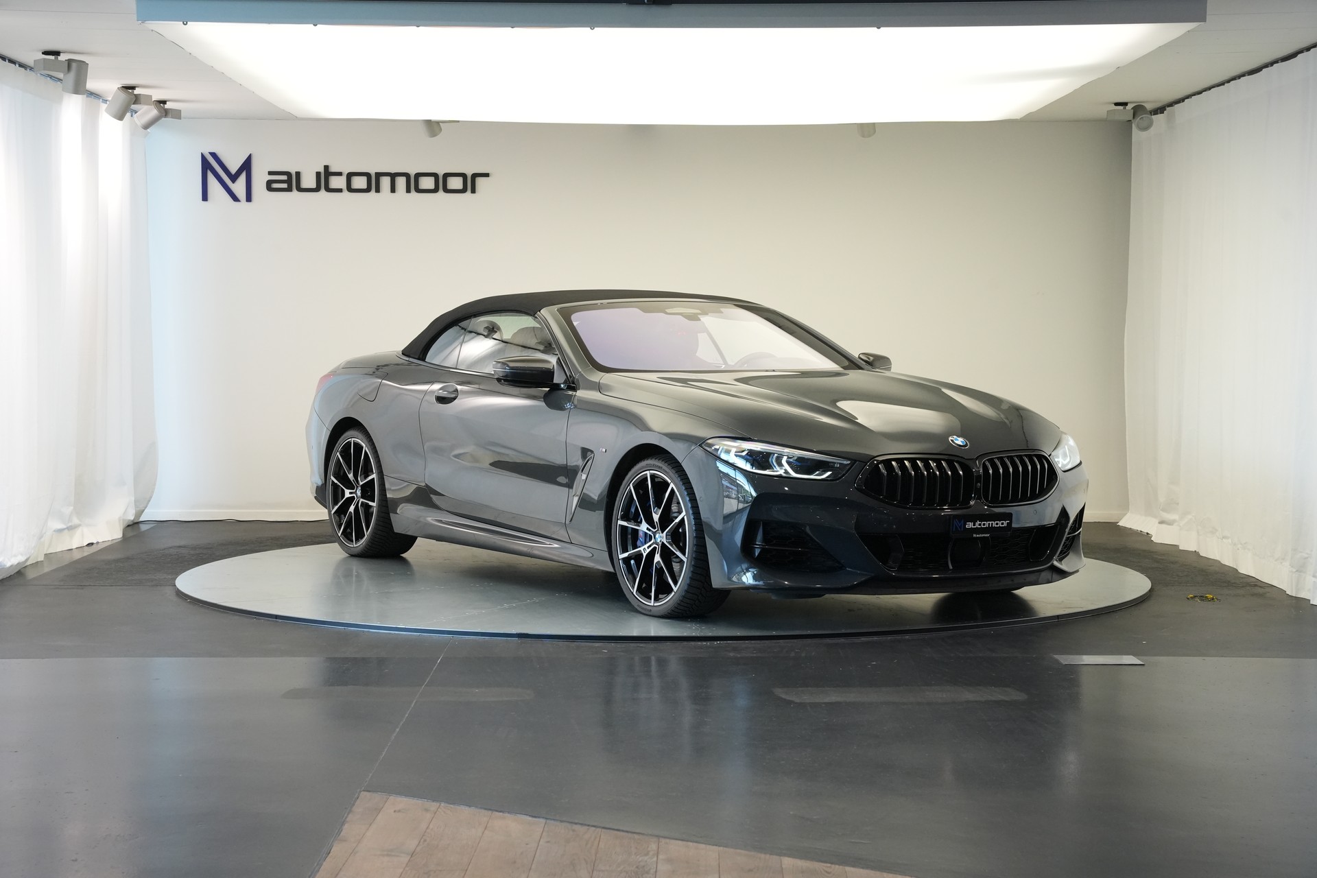 BMW M850i xDrive Steptronic Cabriolet *CH-Fahrzeug* *Dravitgrau* *B&W* *Carbon Exterieur*-image-10