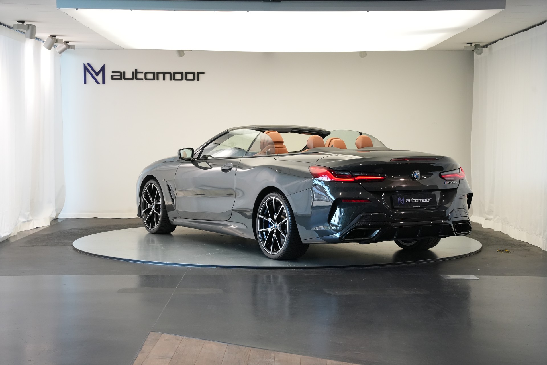 BMW M850i xDrive Steptronic Cabriolet *CH-Fahrzeug* *Dravitgrau* *B&W* *Carbon Exterieur*-image-6