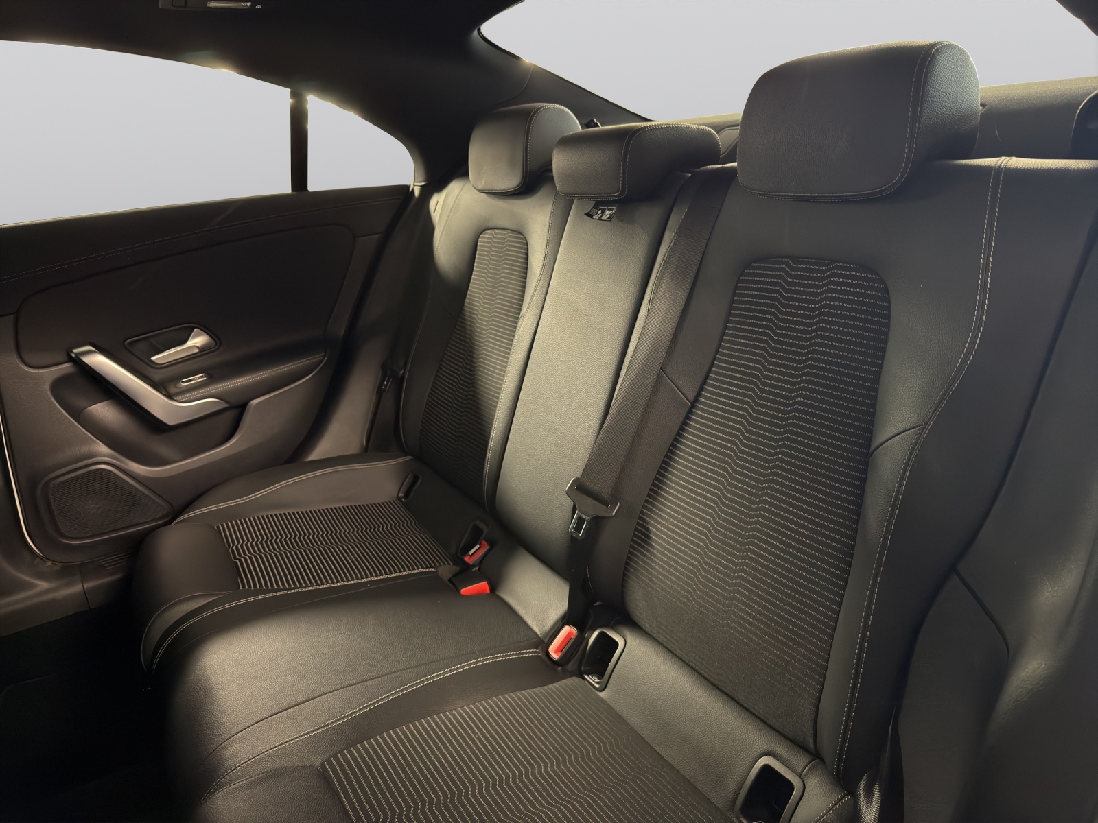 MERCEDES-BENZ CLA 250 4Matic AMG Line 7G-DCT-image-8