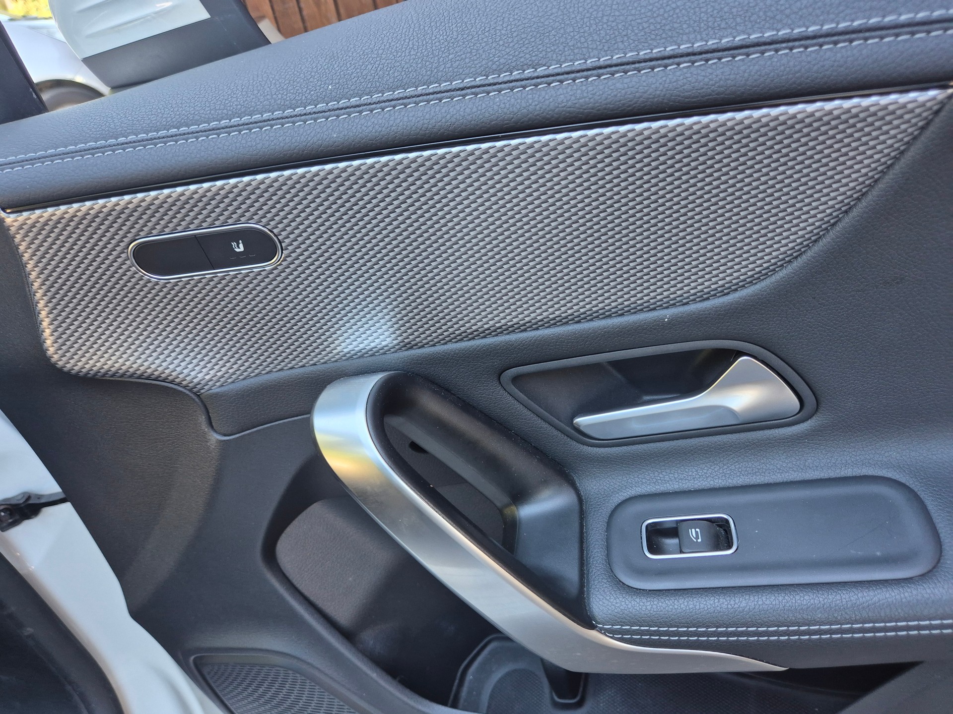 MERCEDES-BENZ CLA 250 4Matic AMG Line 7G-DCT-image-7