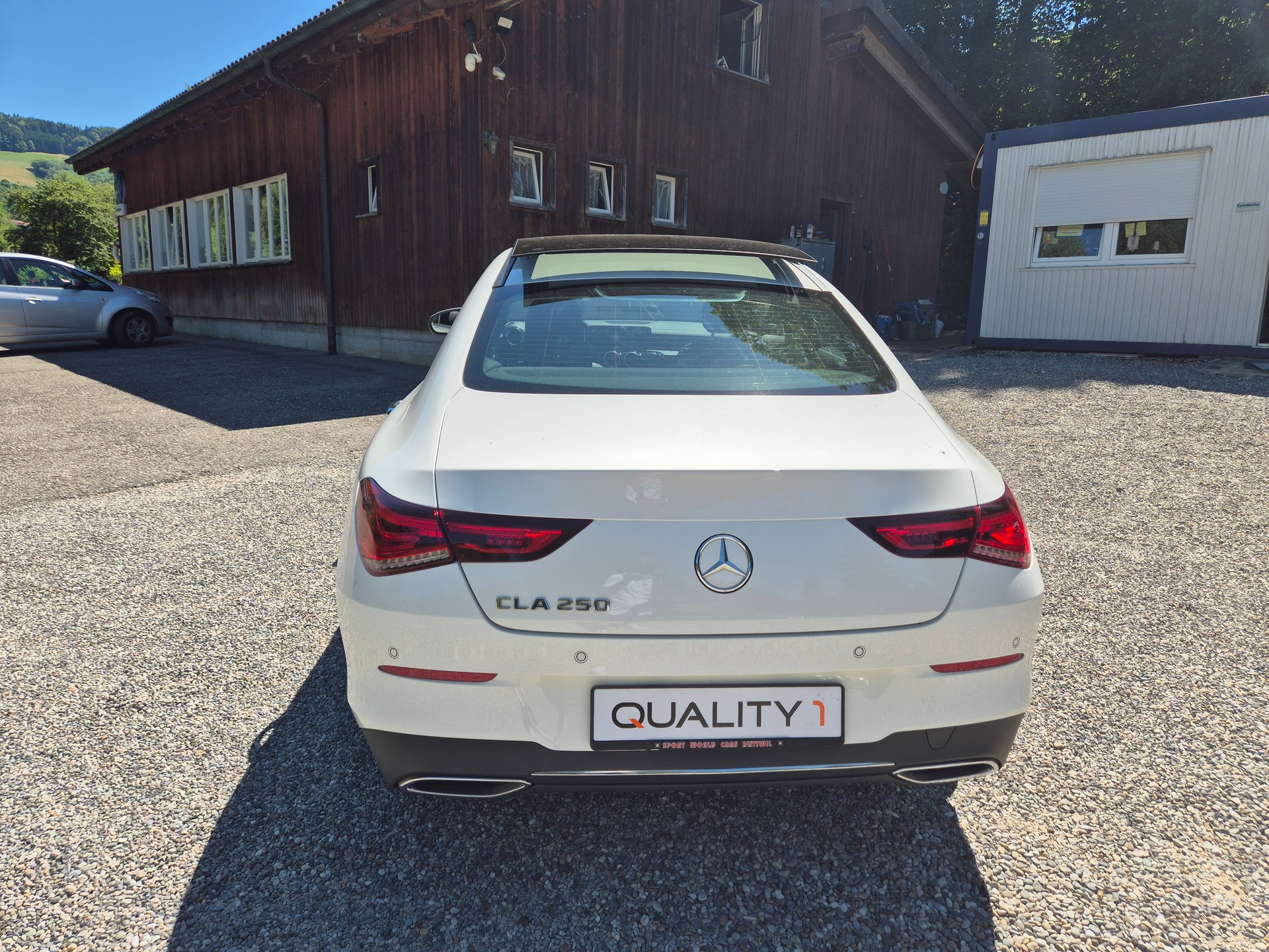 MERCEDES-BENZ CLA 250 4Matic AMG Line 7G-DCT-showroom-element-2