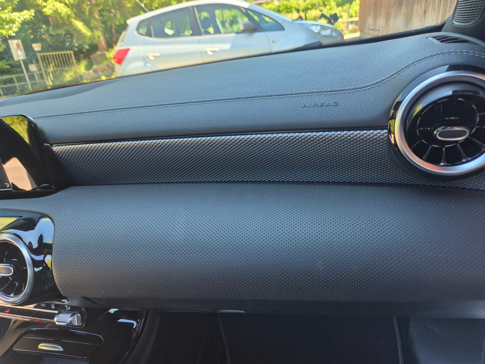 MERCEDES-BENZ CLA 250 4Matic AMG Line 7G-DCT-image-20
