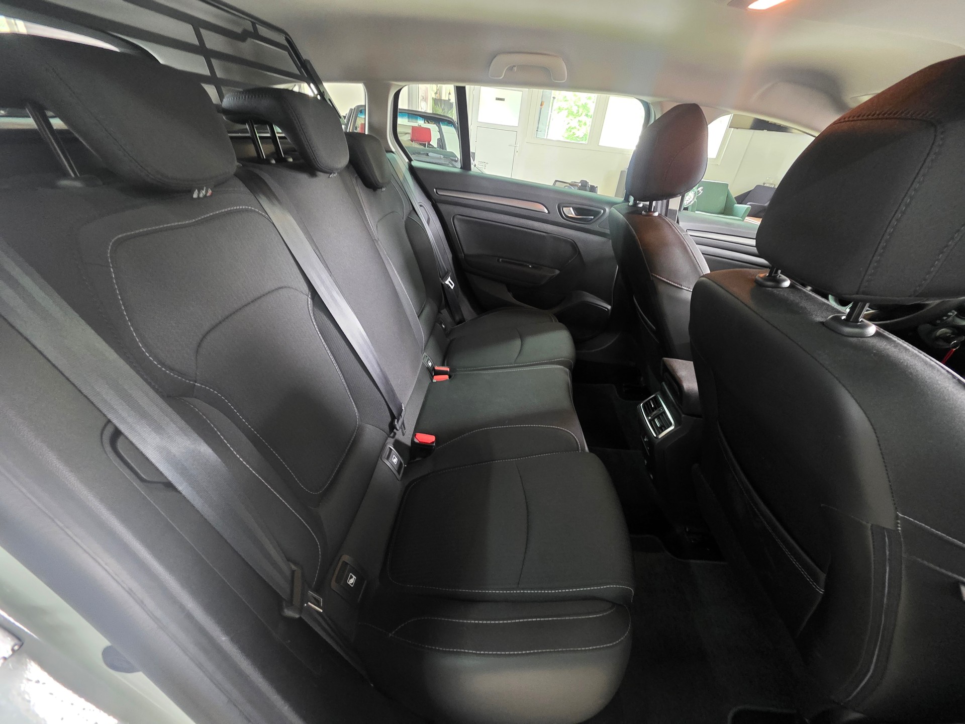 RENAULT Mégane Grandtour 1.5 dCi Business EDC-image-13