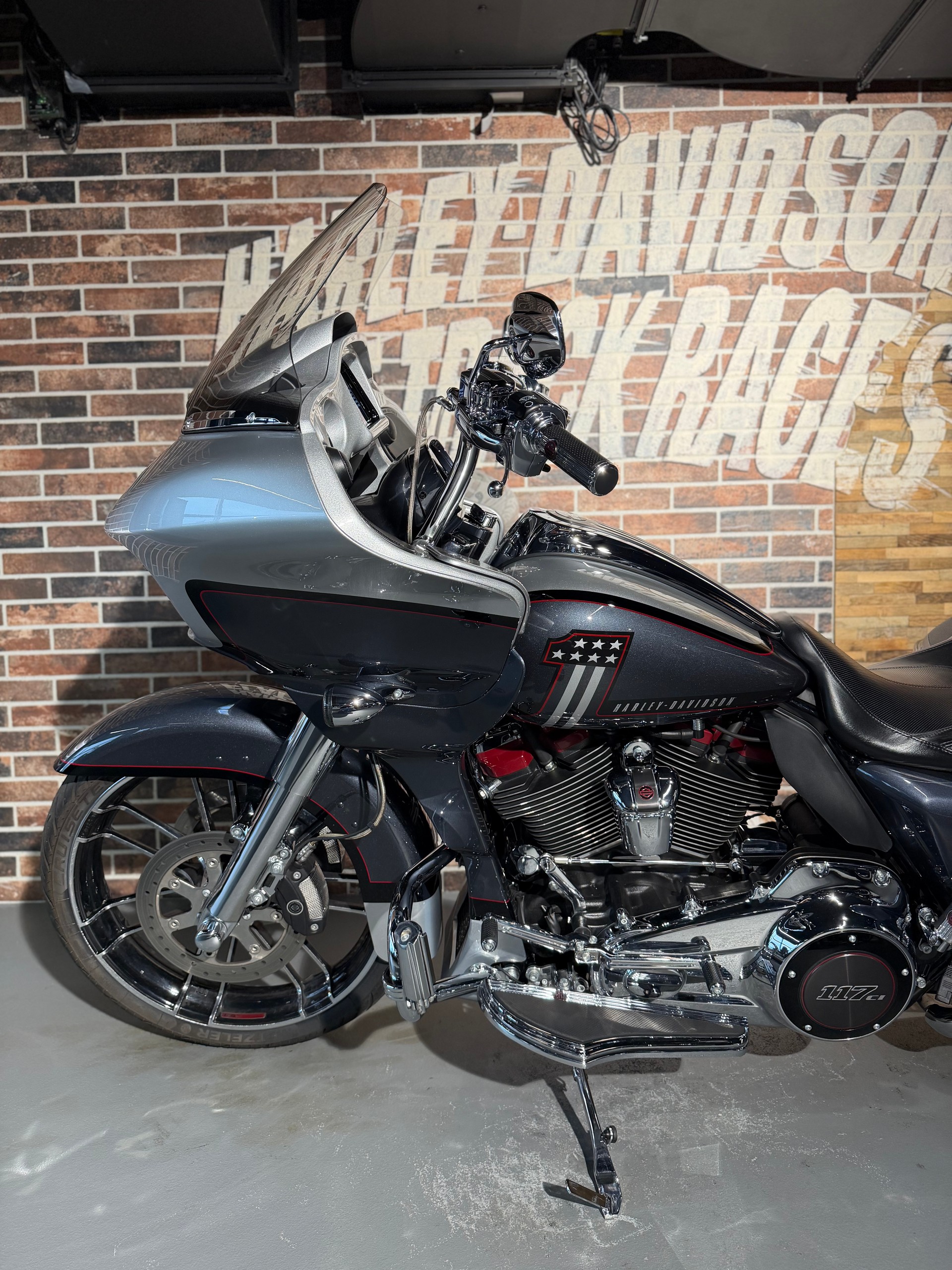 HARLEY-DAVIDSON FLTRXSE Road Glide Special 117 CVO-image-3