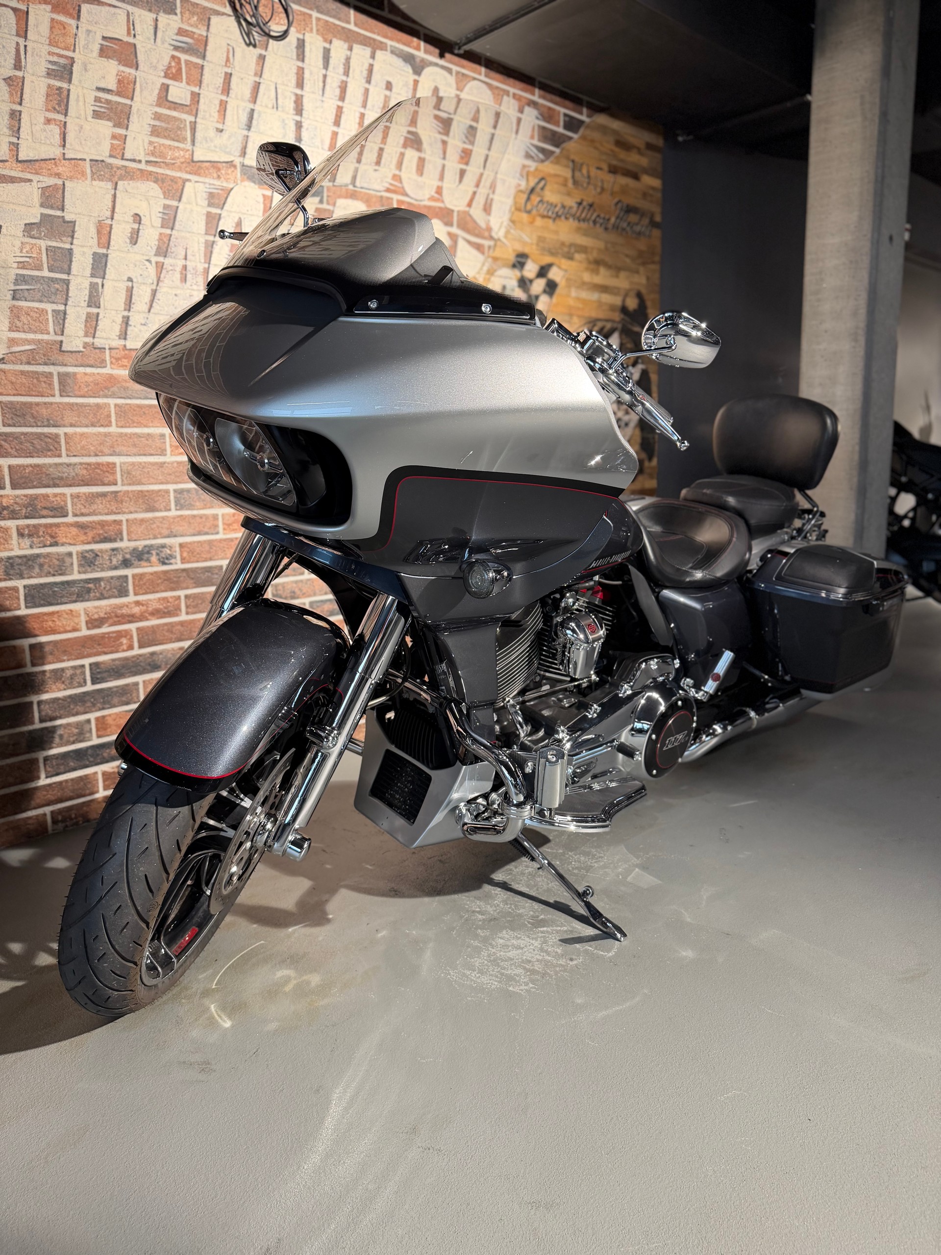 HARLEY-DAVIDSON FLTRXSE Road Glide Special 117 CVO-image-1