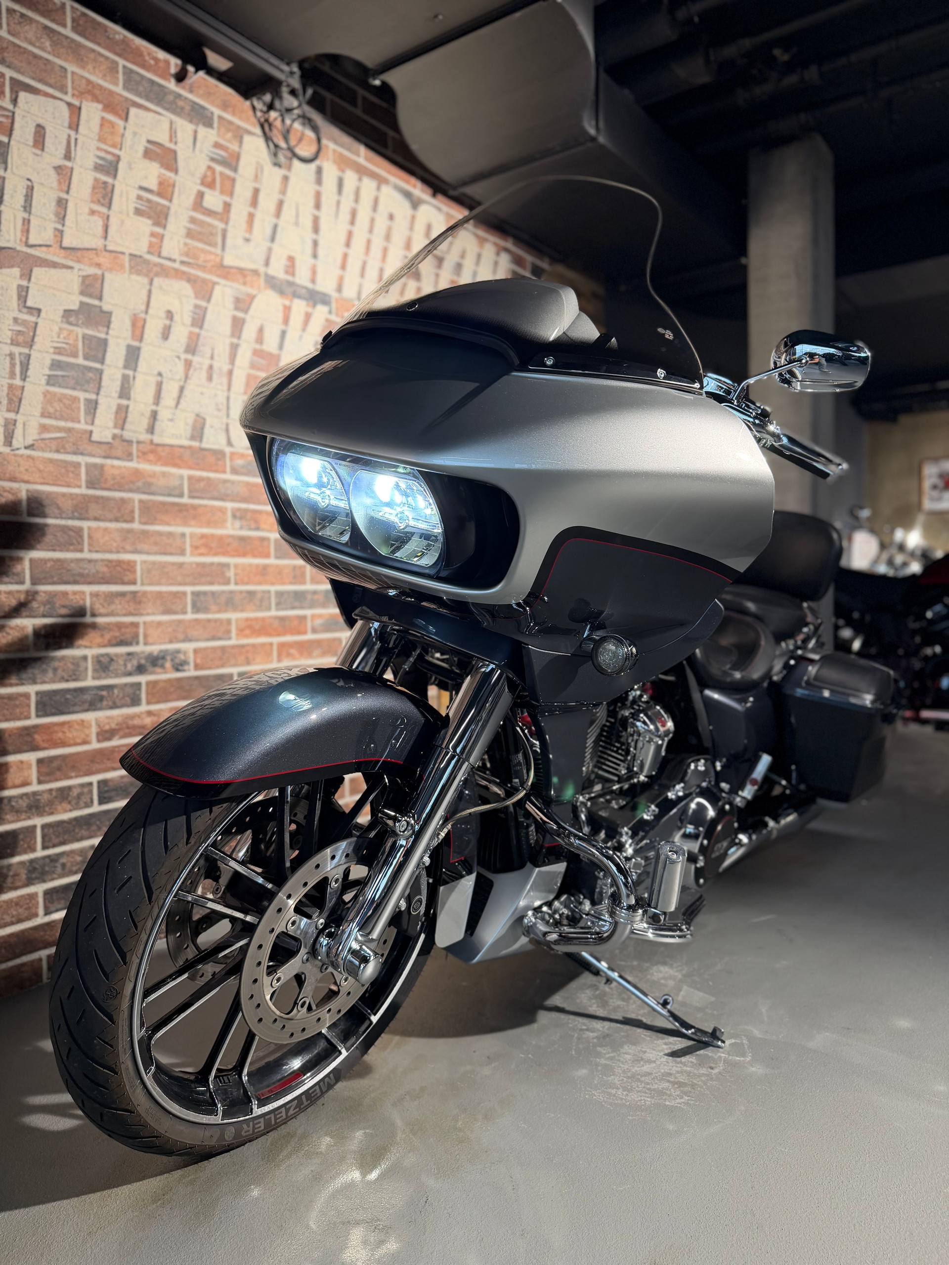 HARLEY-DAVIDSON FLTRXSE Road Glide Special 117 CVO-image-2